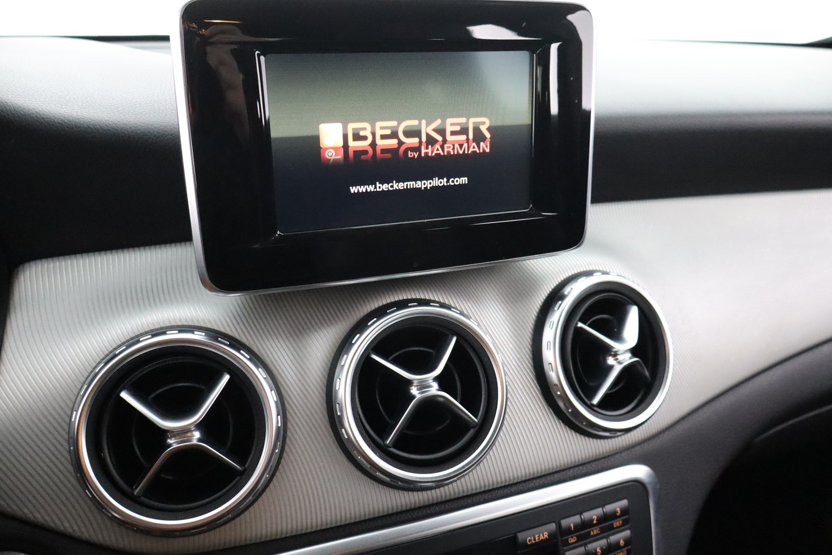 MERCEDES-BENZ GLA 2015