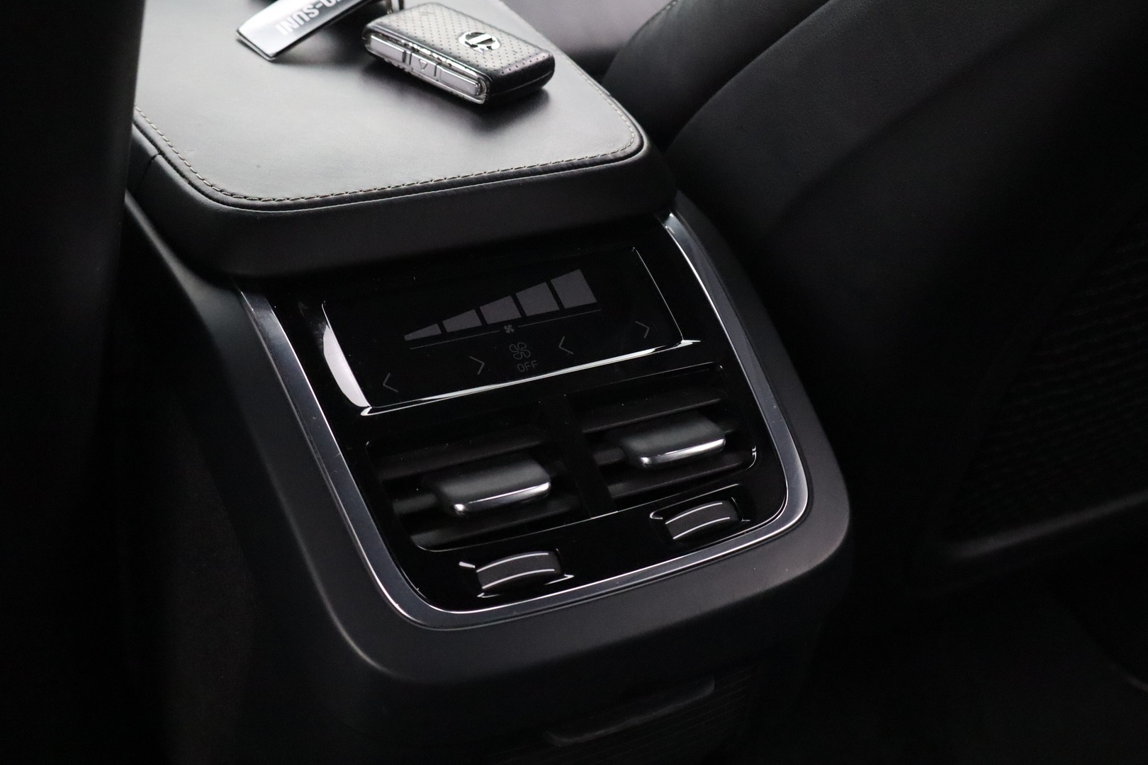 VOLVO XC90 2017