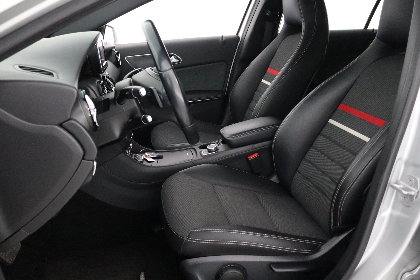 MERCEDES-BENZ A 2013