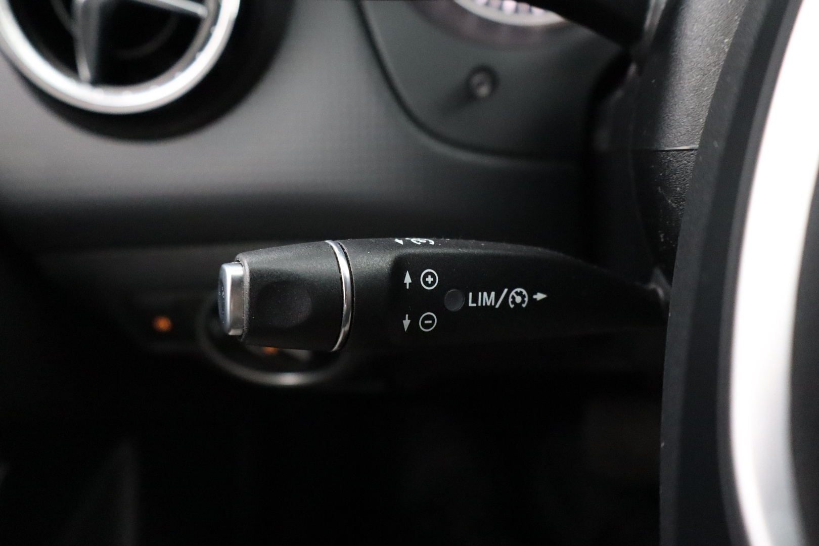 MERCEDES-BENZ A 2013