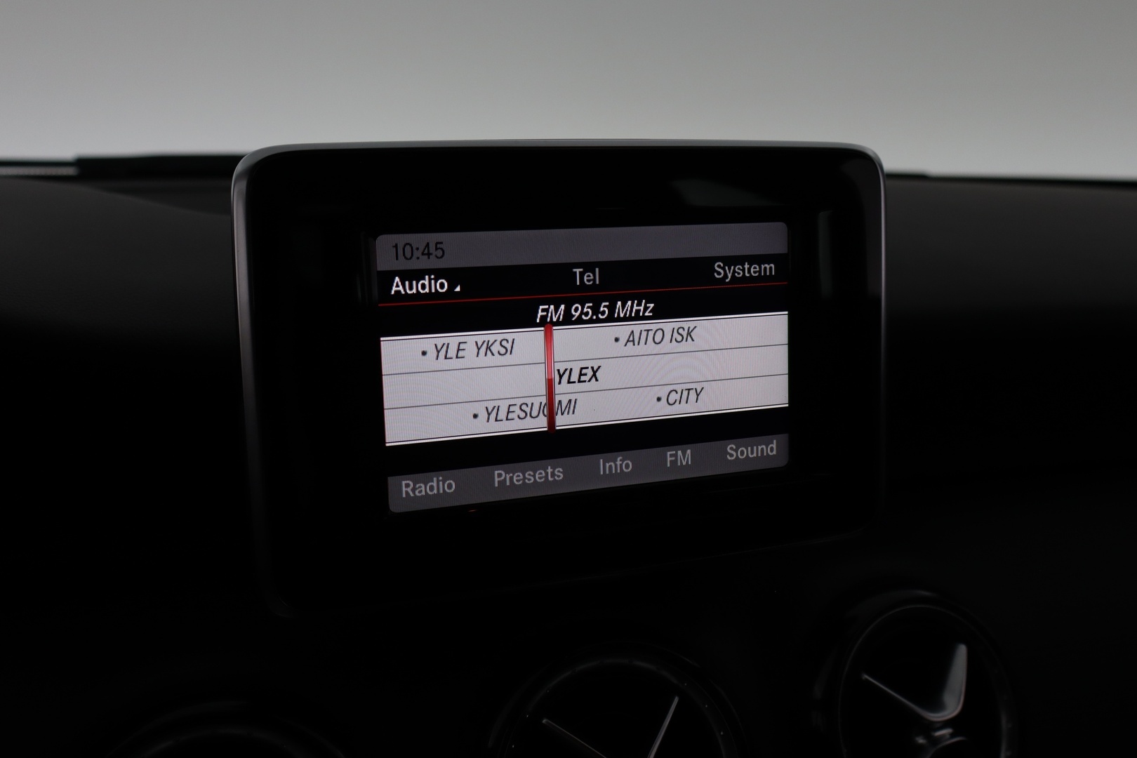 MERCEDES-BENZ A 2013