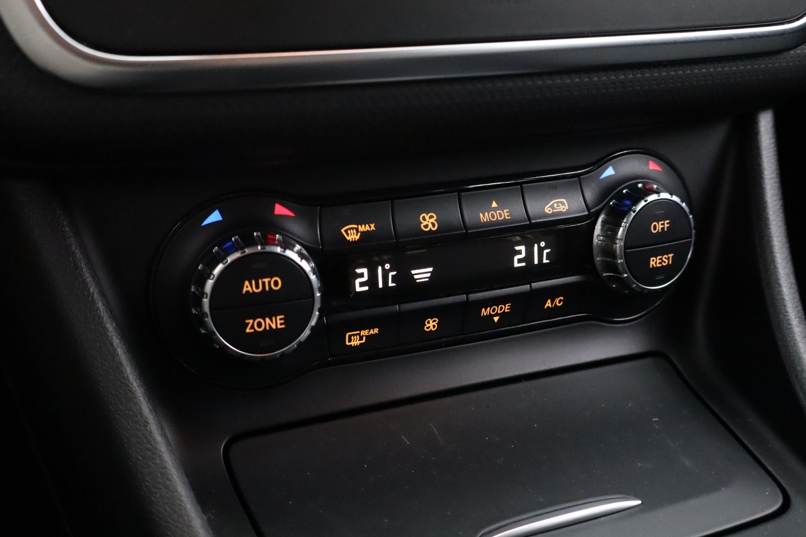 MERCEDES-BENZ A 2013