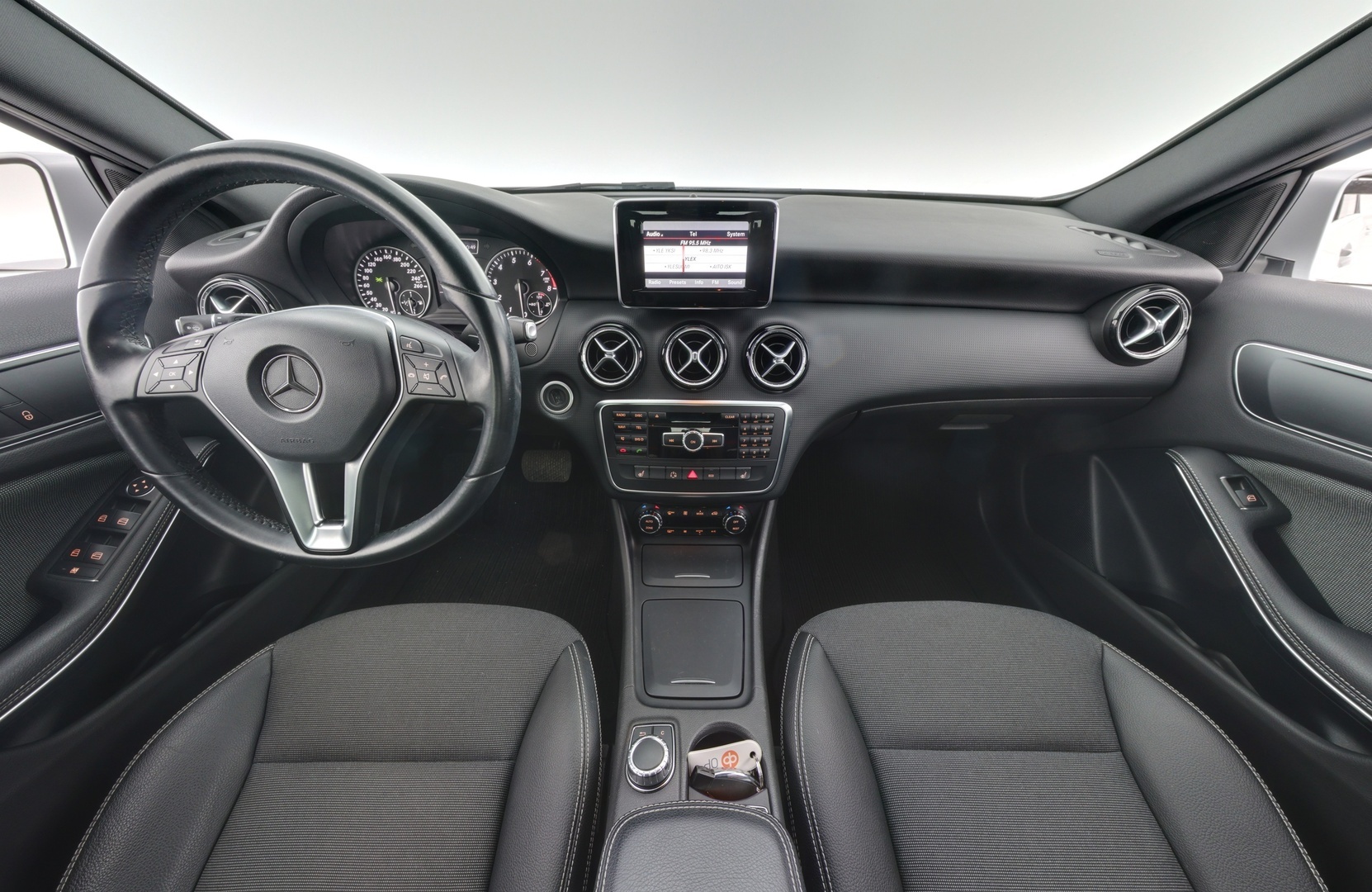 MERCEDES-BENZ A 2013