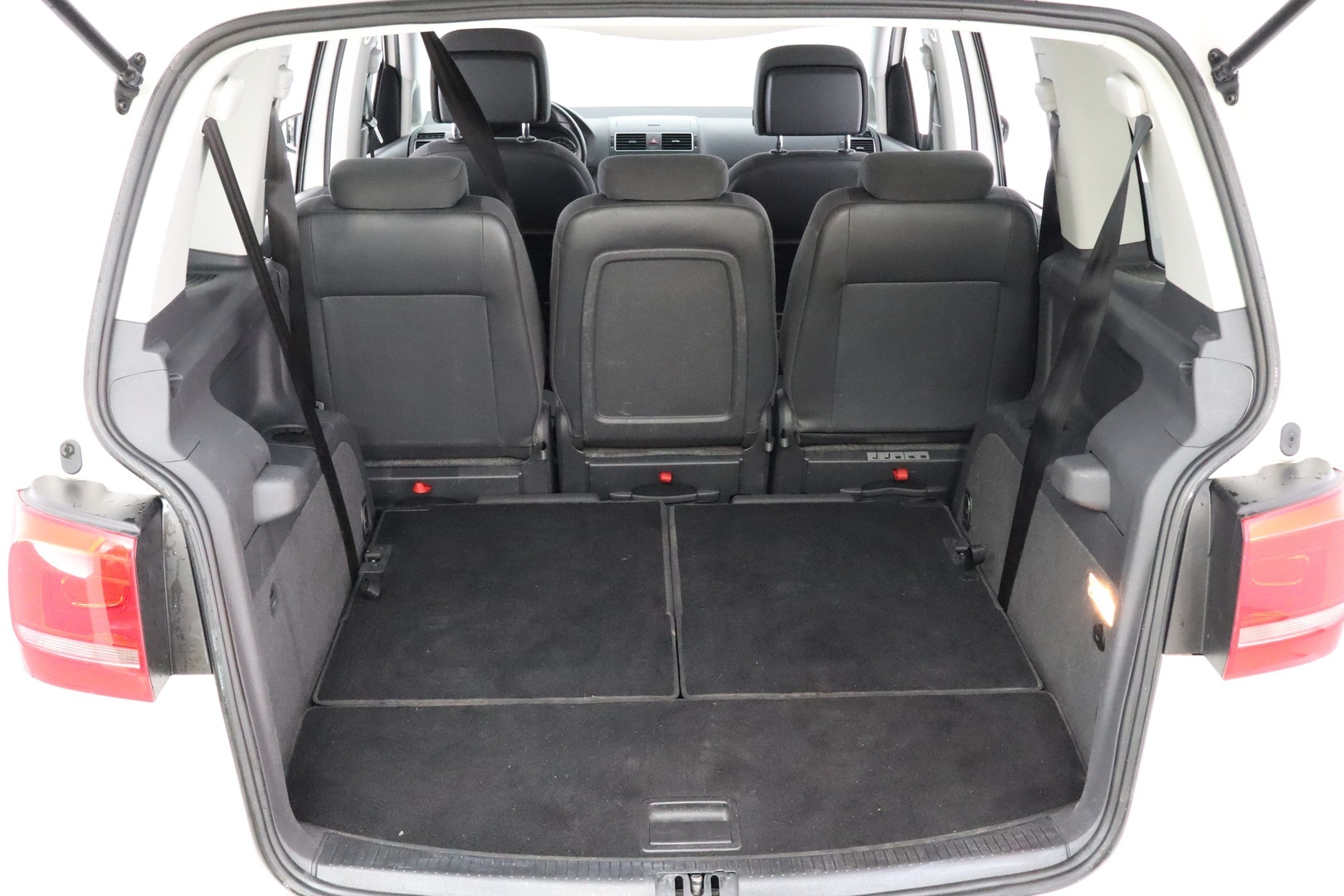 VOLKSWAGEN Touran 2013
