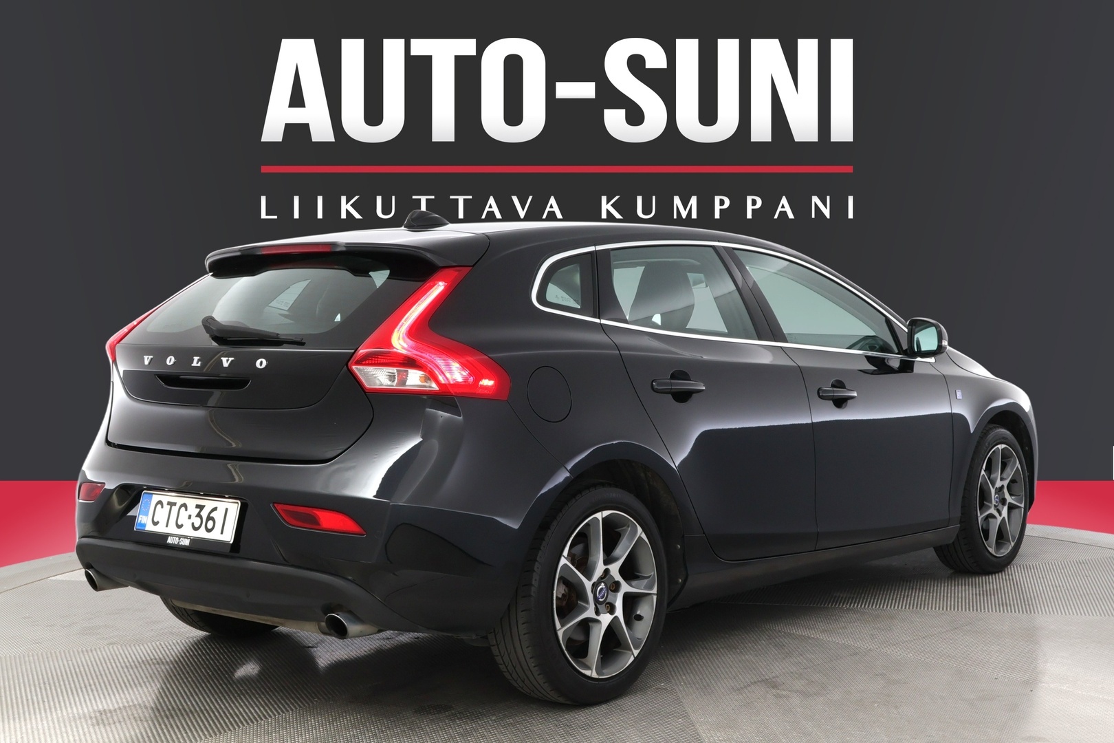 VOLVO V40 2015