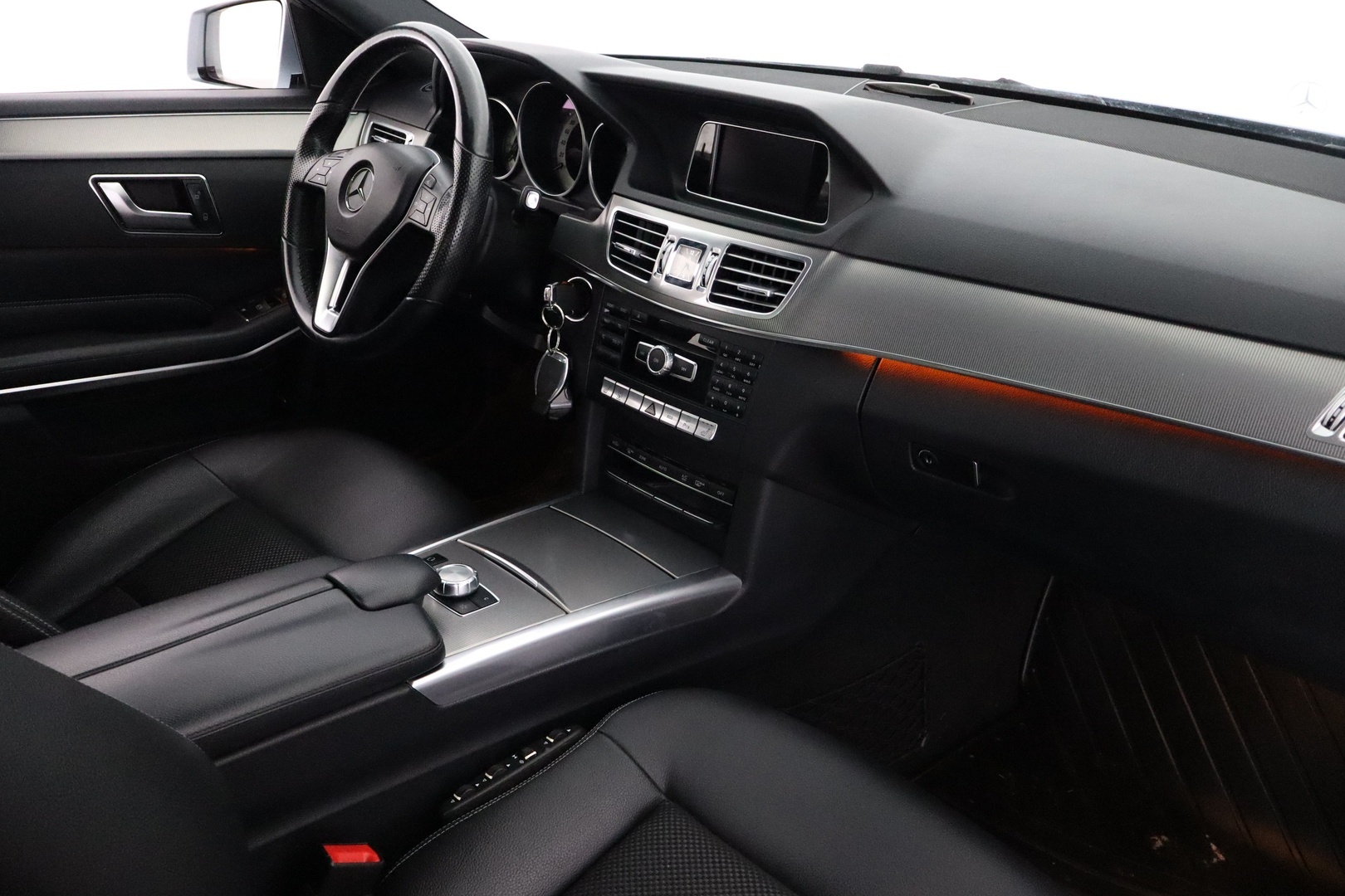 MERCEDES-BENZ E 2015