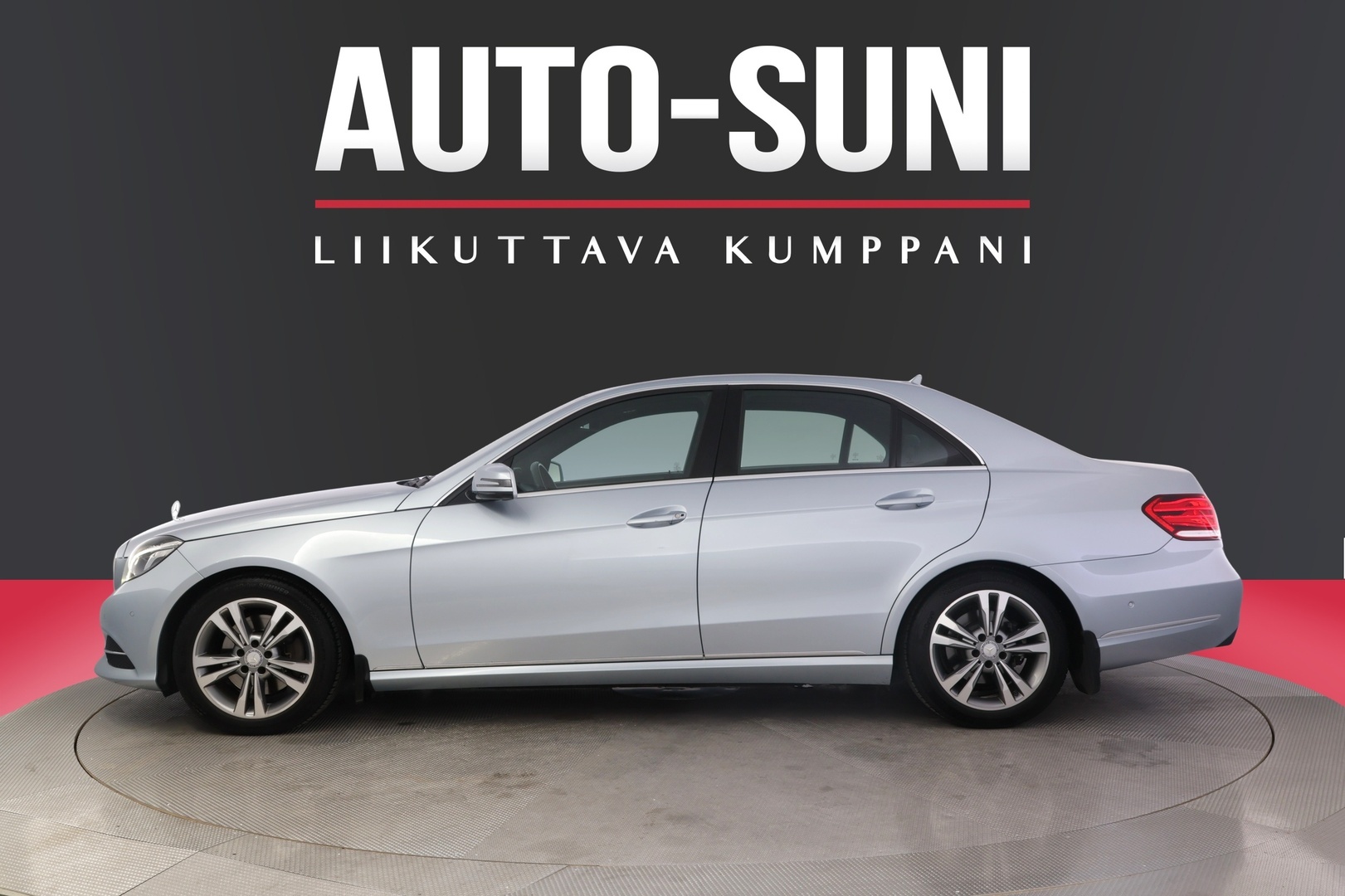 MERCEDES-BENZ E 2015