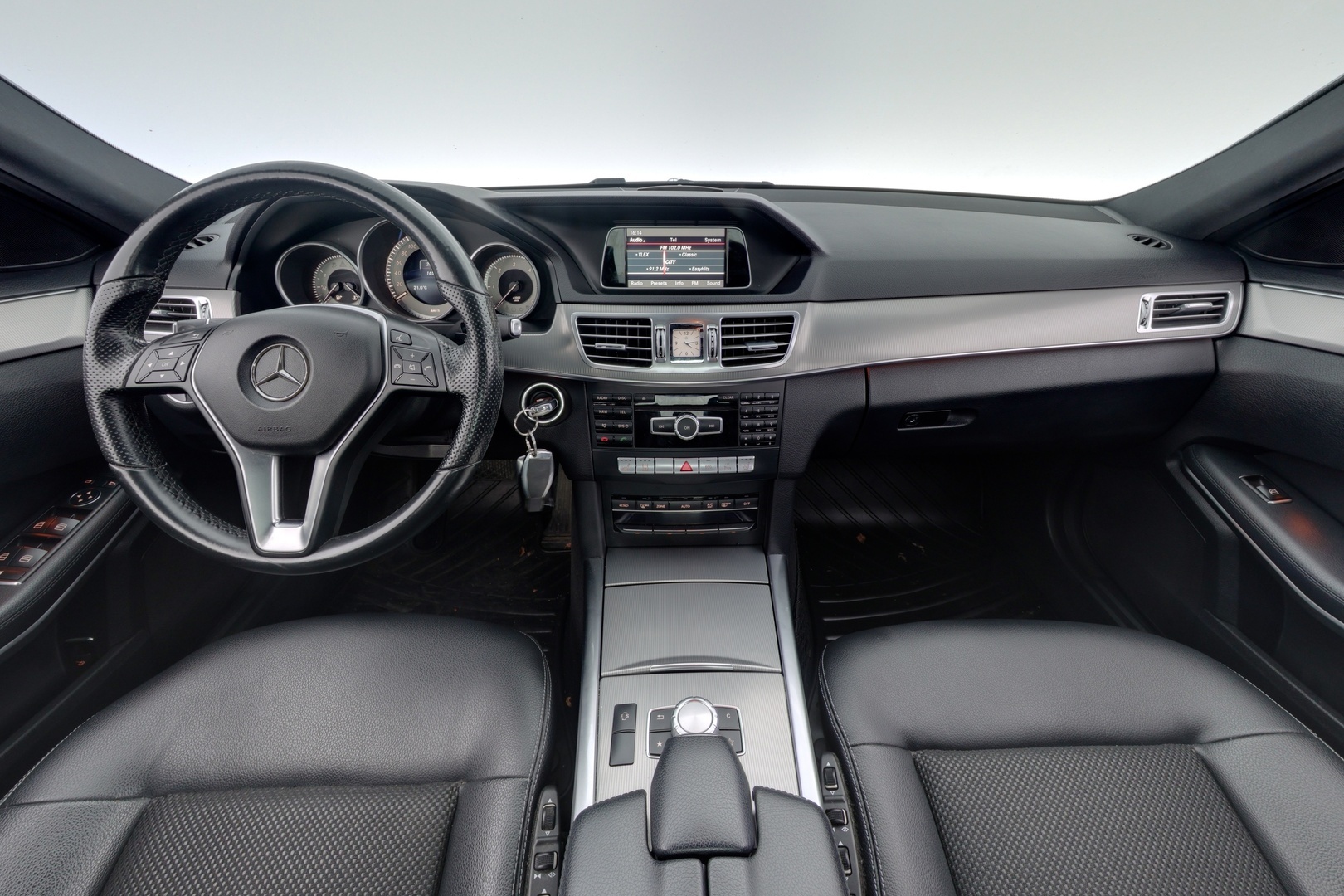 MERCEDES-BENZ E 2015