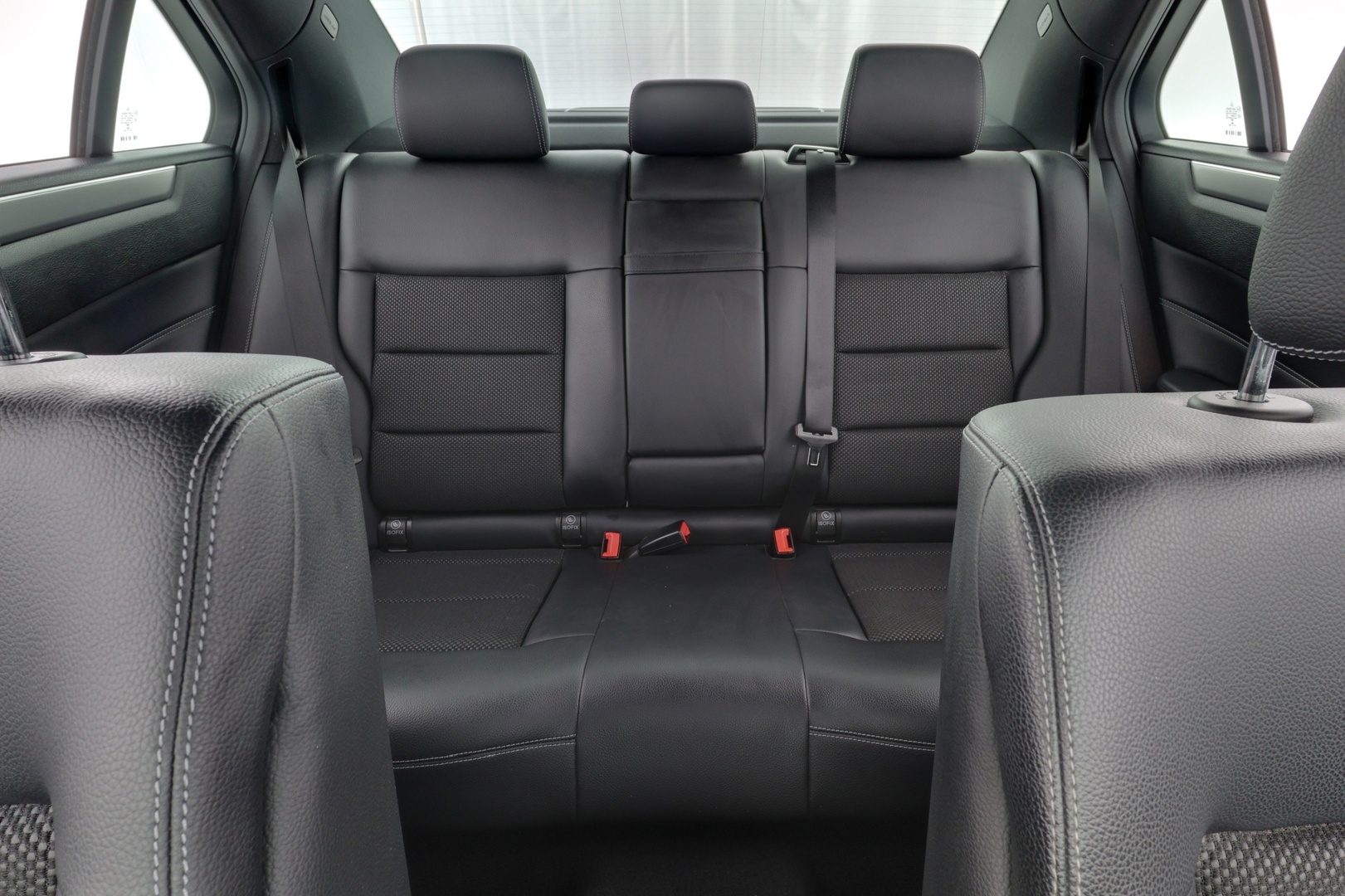 MERCEDES-BENZ E 2015