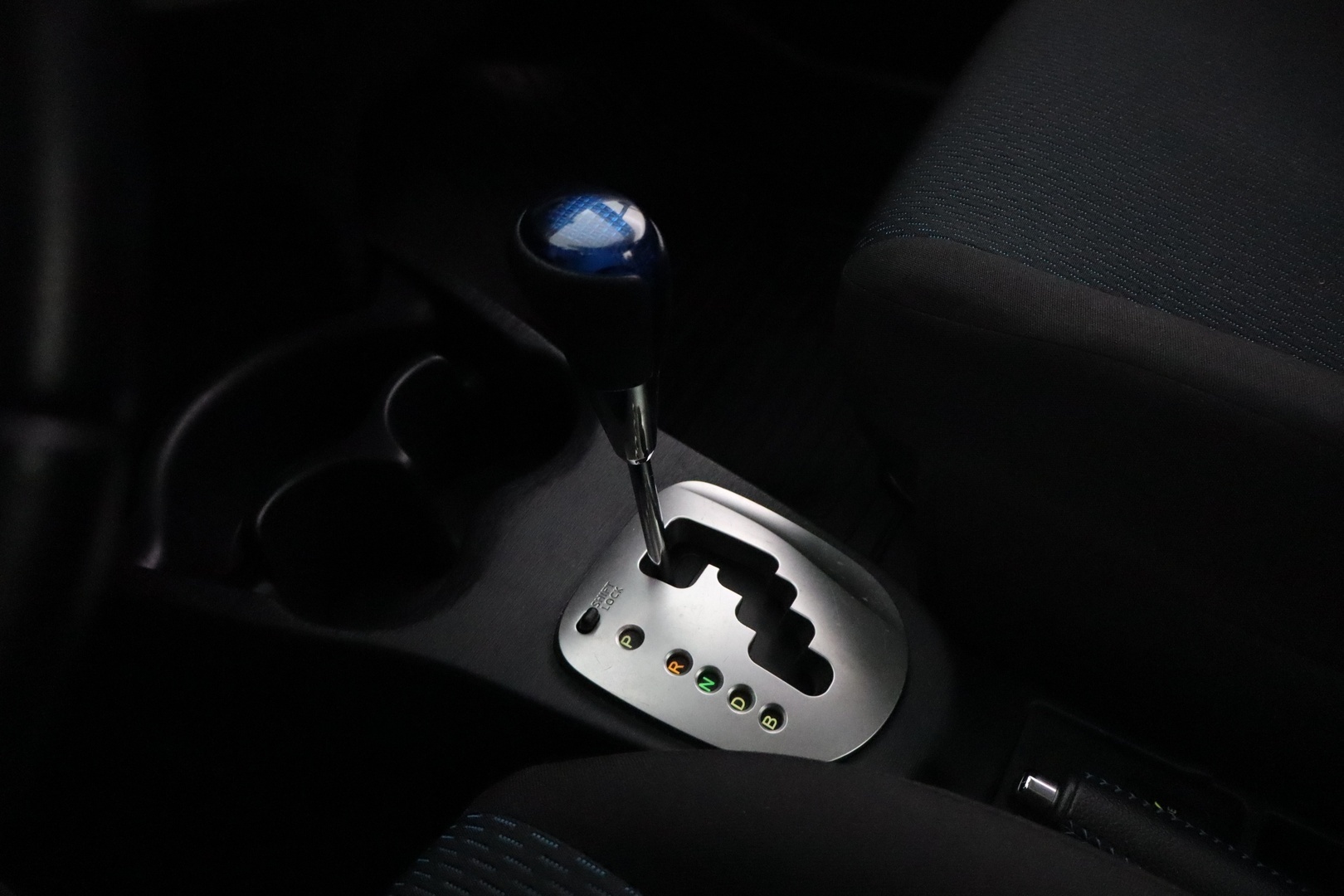 TOYOTA Yaris 2012