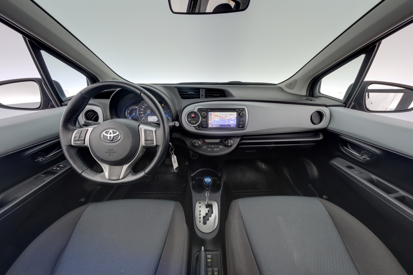TOYOTA Yaris 2012