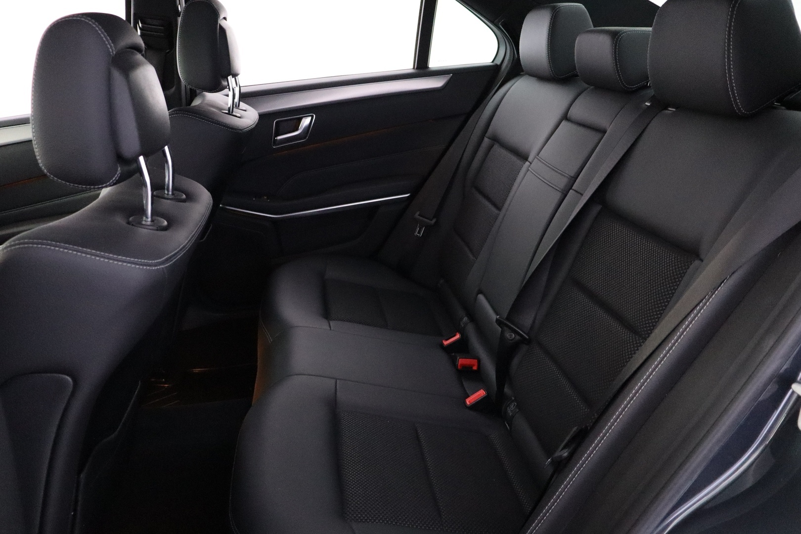 MERCEDES-BENZ E 2015