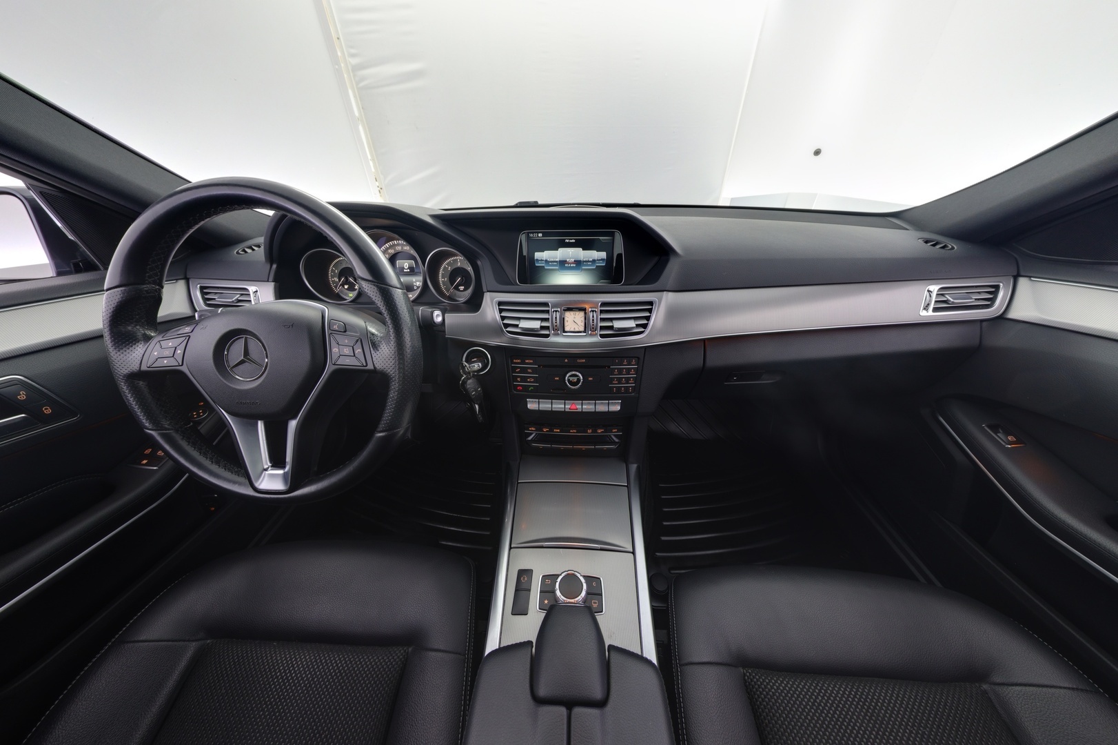 MERCEDES-BENZ E 2015