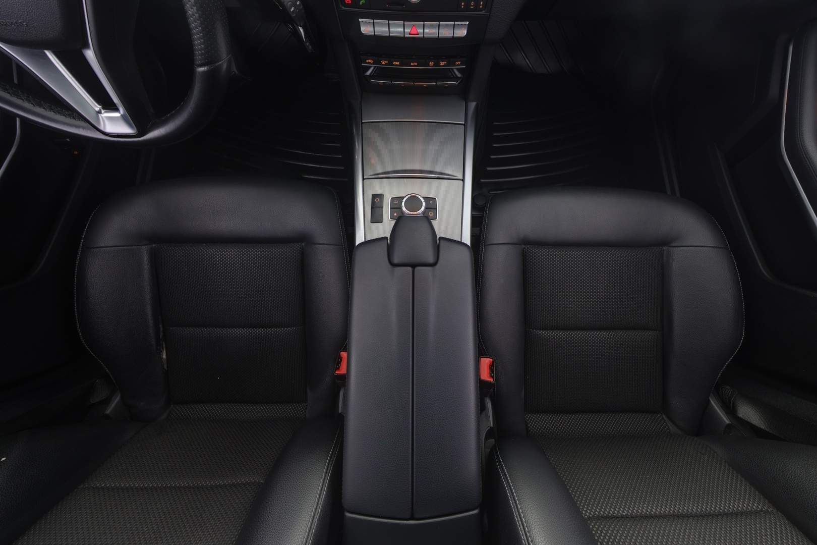 MERCEDES-BENZ E 2015