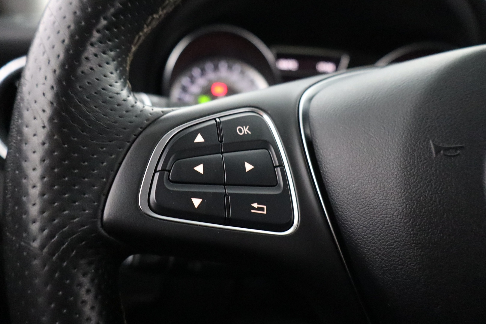 MERCEDES-BENZ CLA 2015