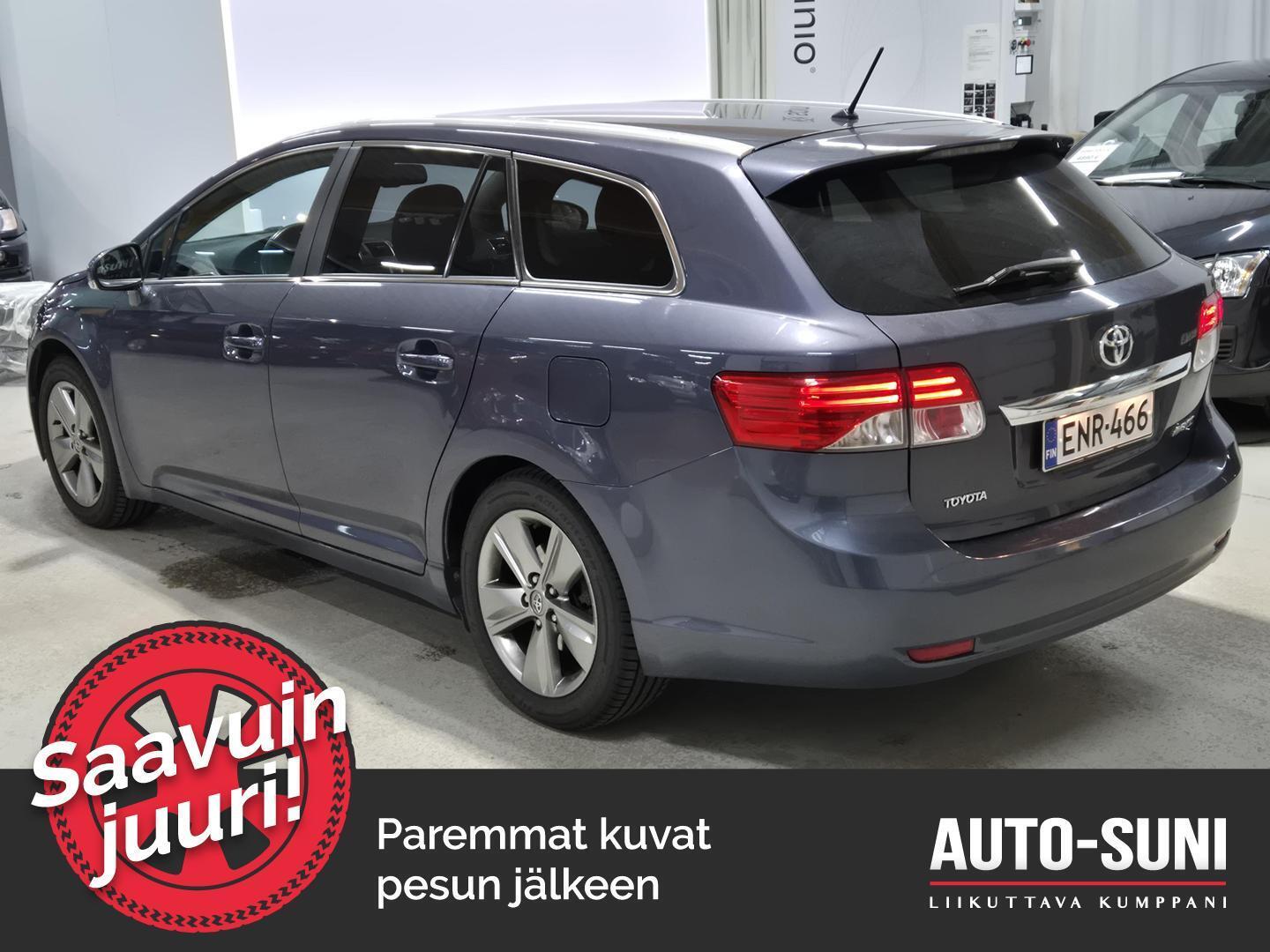 TOYOTA Avensis 2015