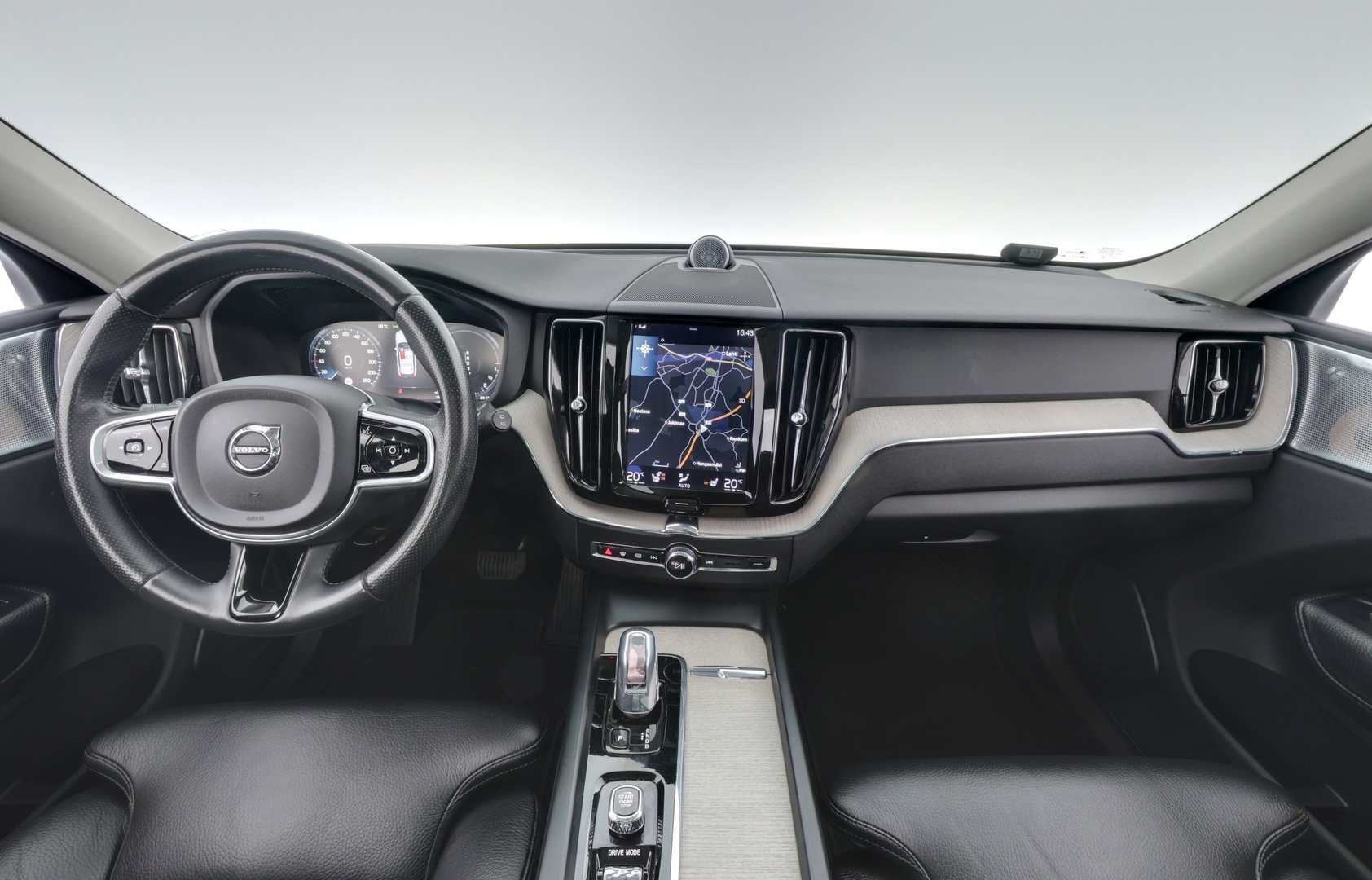 VOLVO XC60 2018