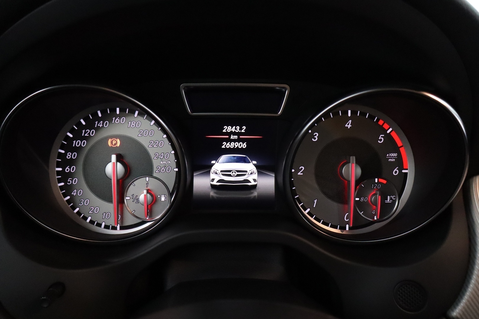 MERCEDES-BENZ CLA 2016