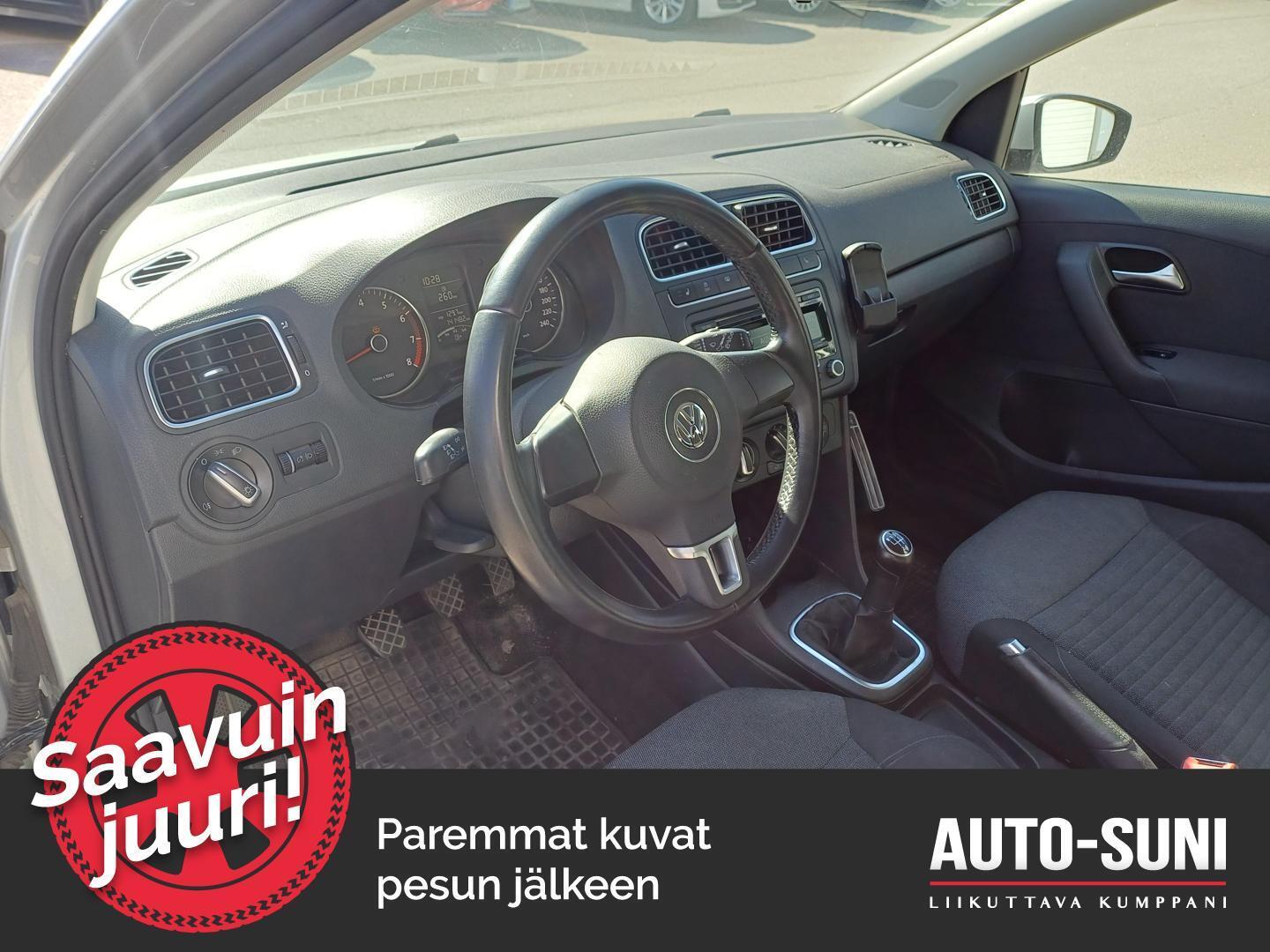 VOLKSWAGEN Polo 2013
