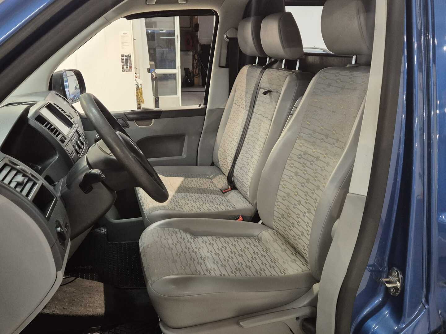 VOLKSWAGEN Transporter 2010