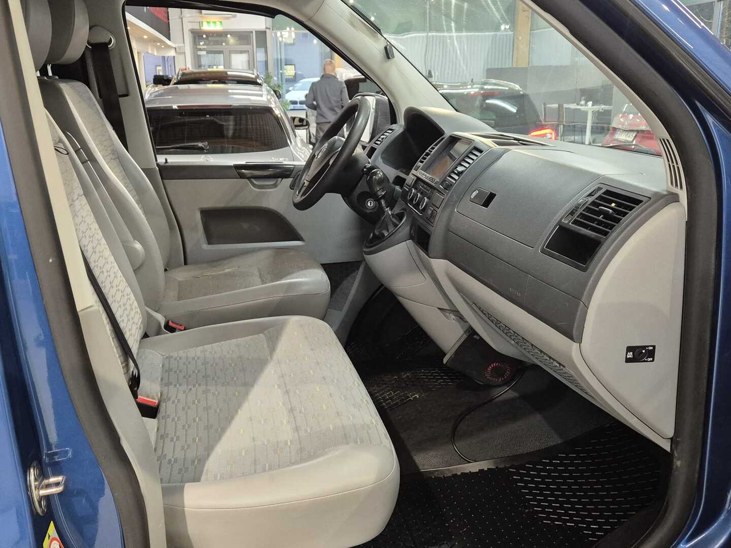 VOLKSWAGEN Transporter 2010