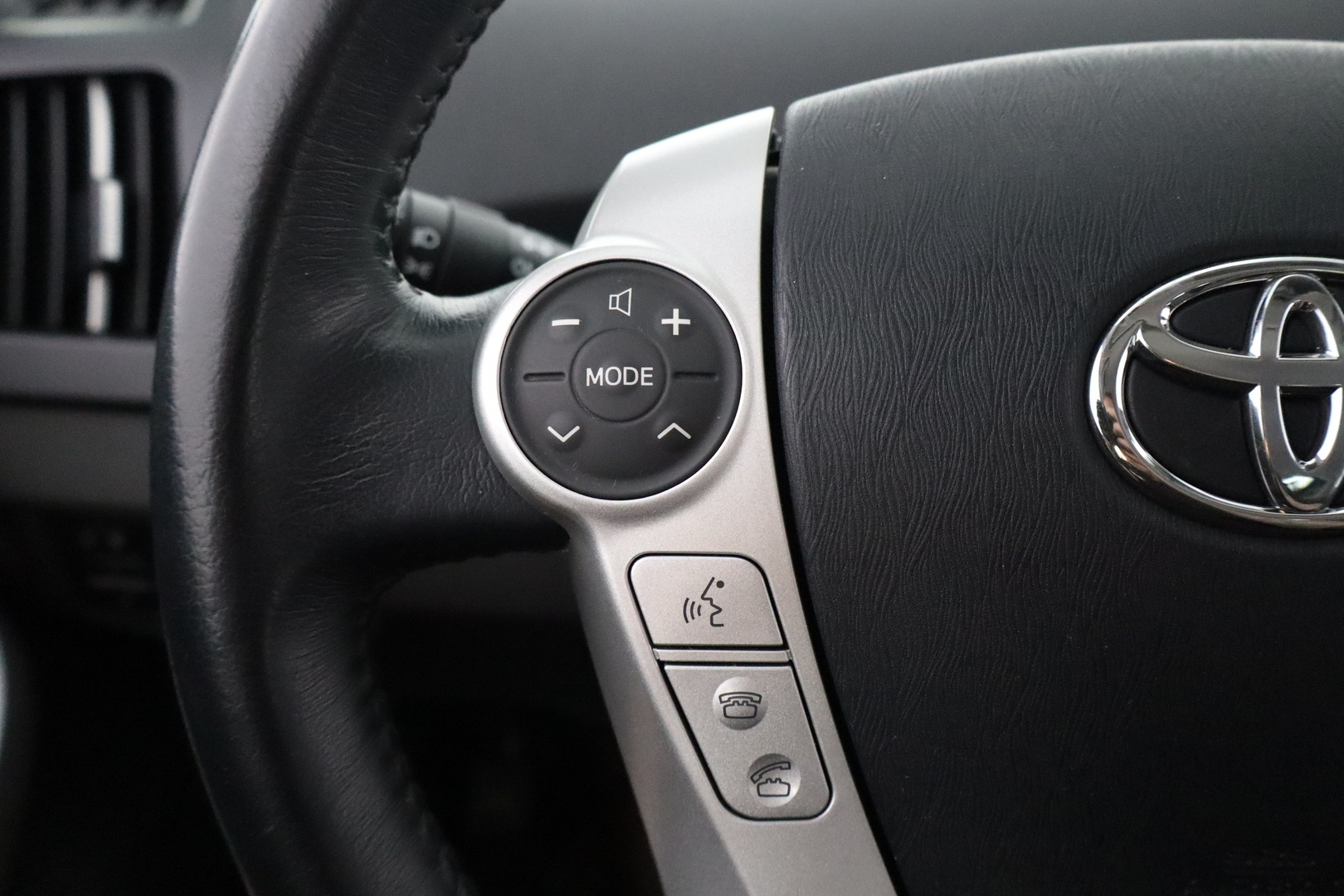 TOYOTA Prius 2012