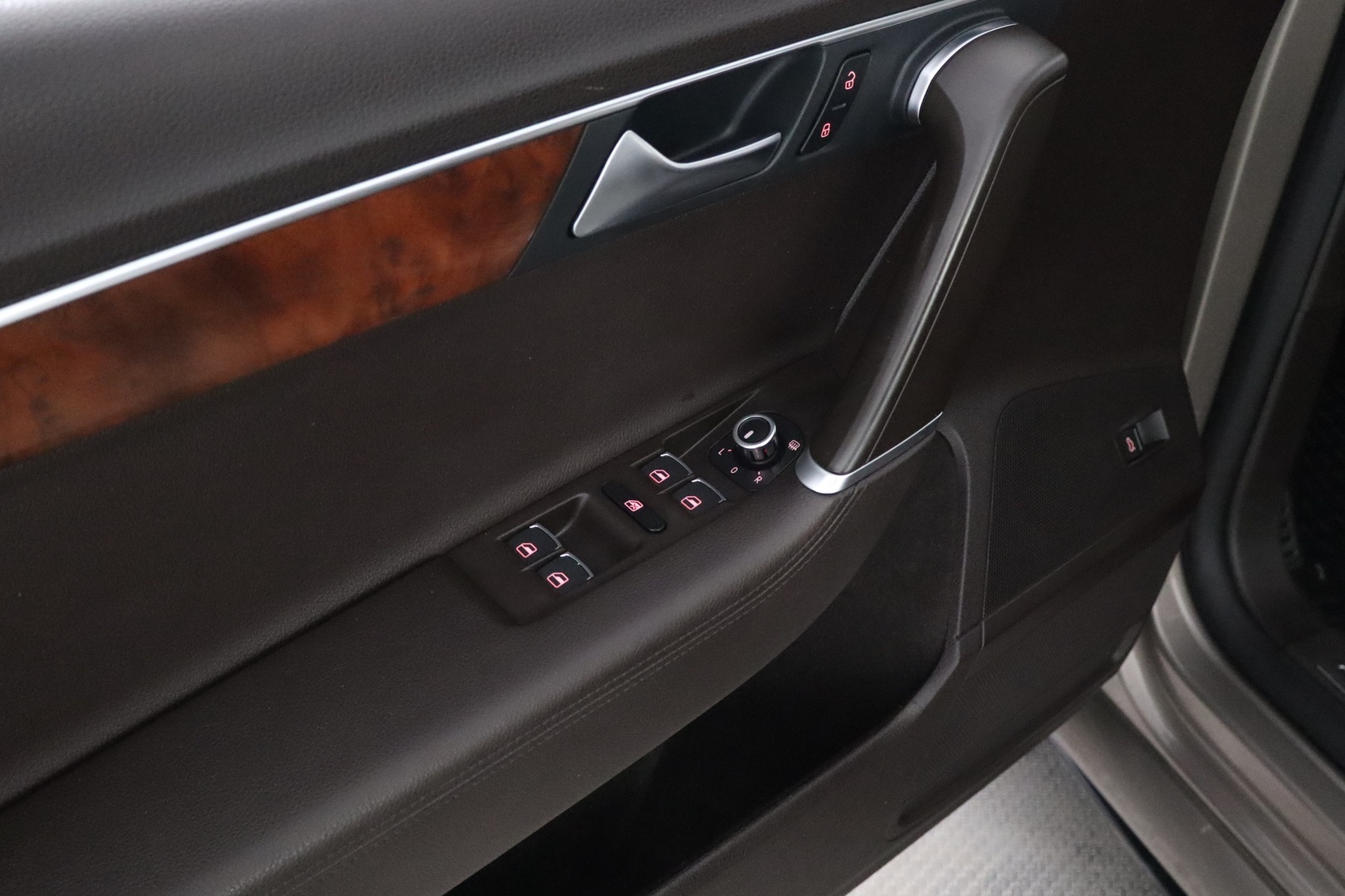 VOLKSWAGEN Passat 2011