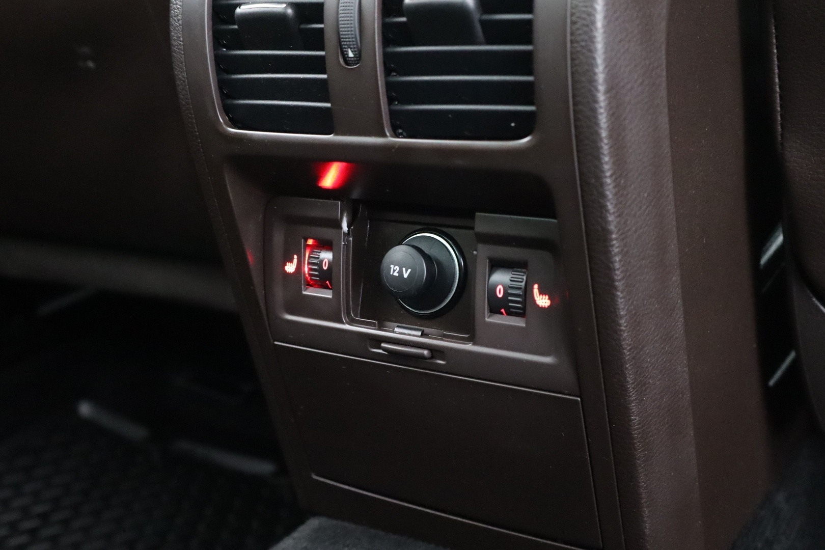 VOLKSWAGEN Passat 2011