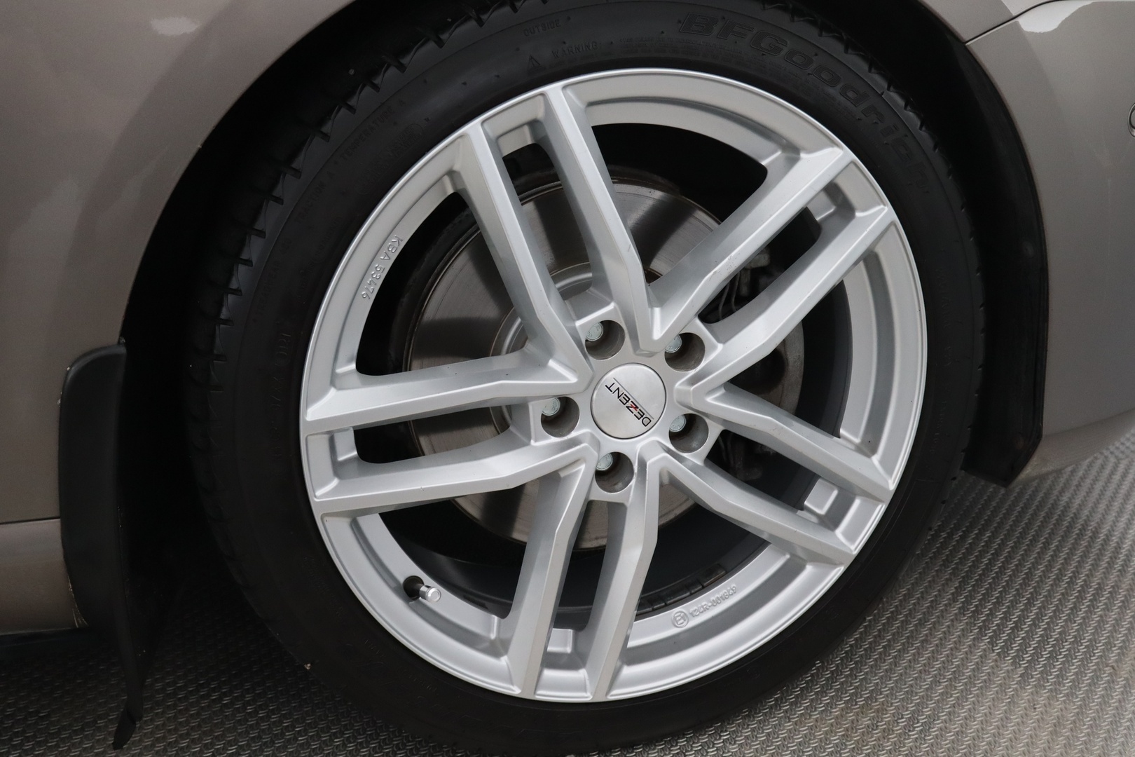 VOLKSWAGEN Passat 2011