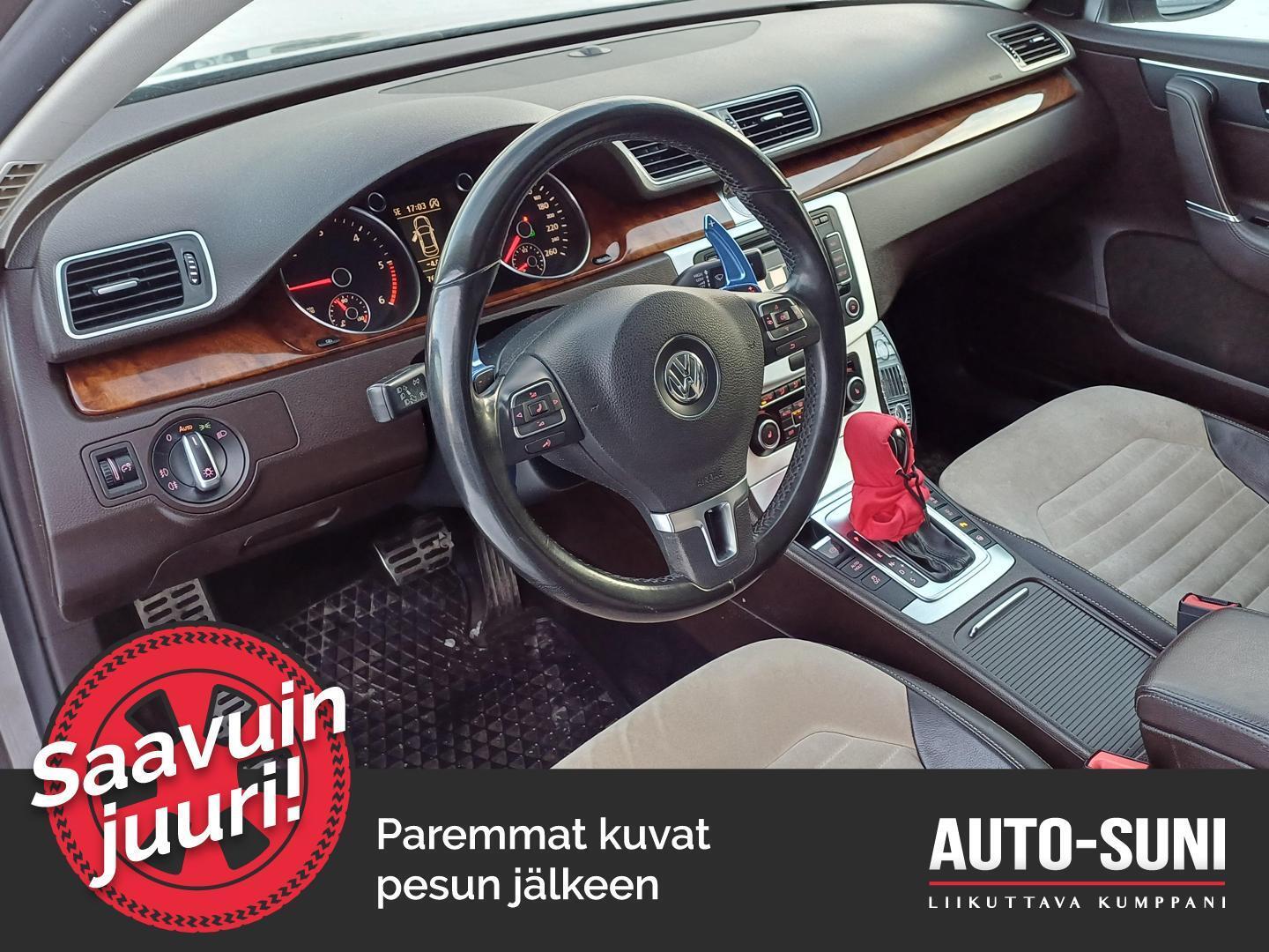 VOLKSWAGEN Passat 2011