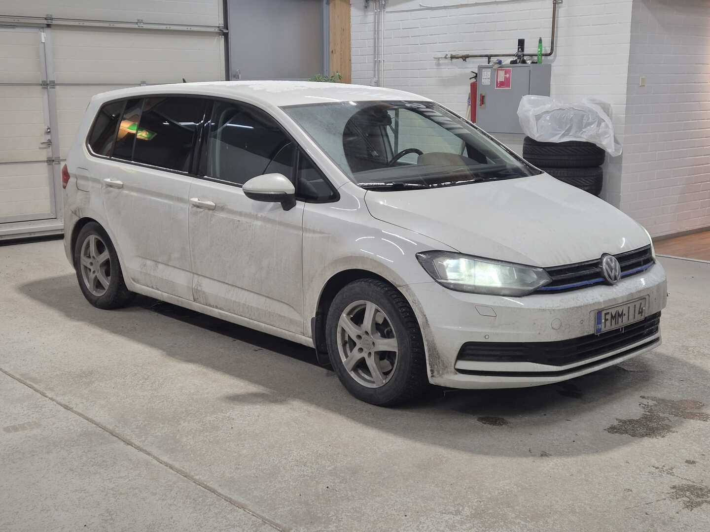 VOLKSWAGEN Touran 2017