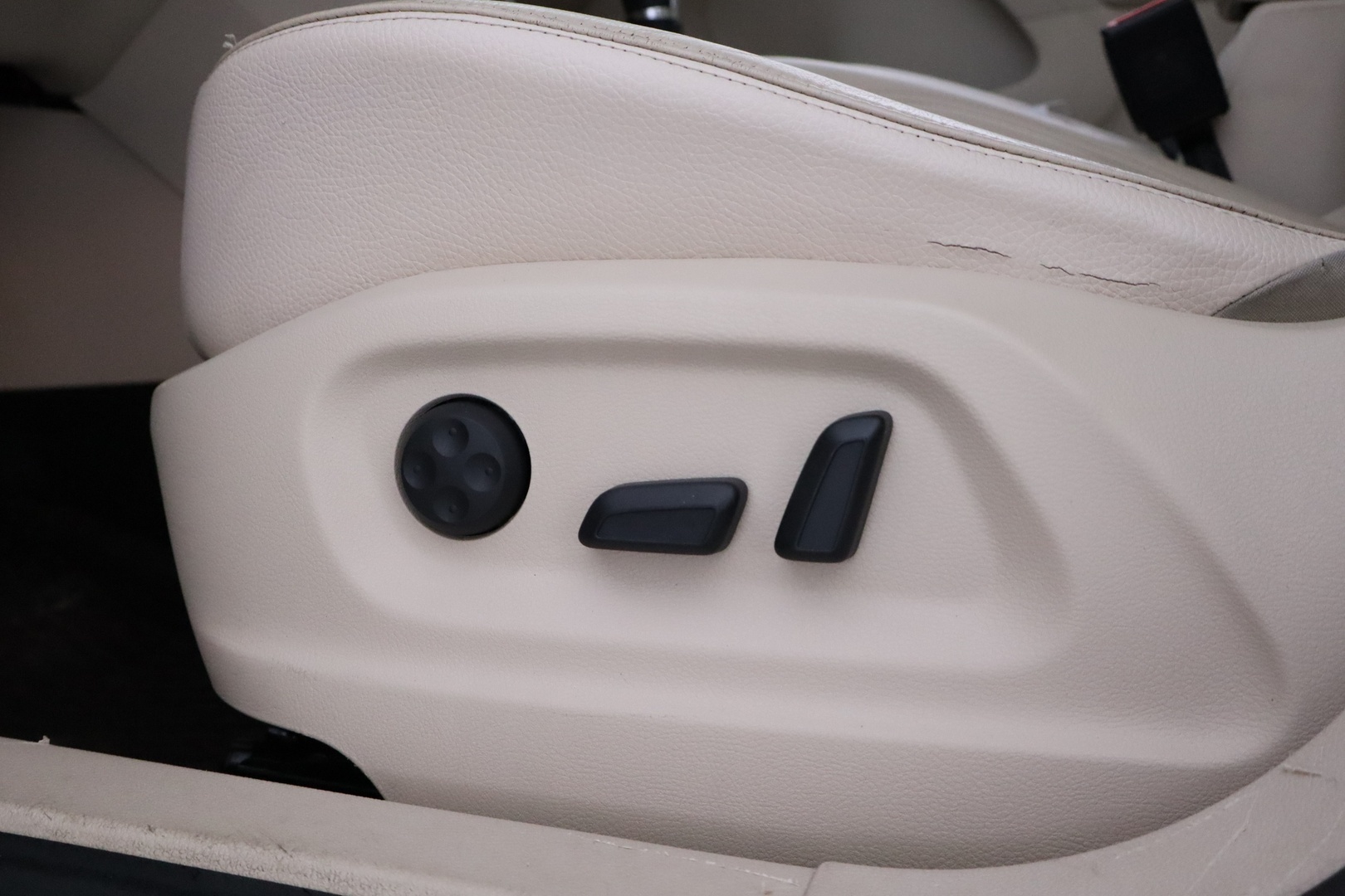 VOLKSWAGEN Tiguan 2014