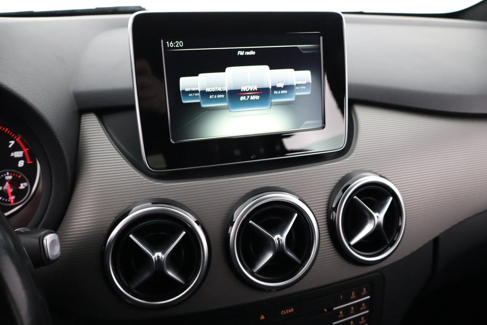 MERCEDES-BENZ B 2015