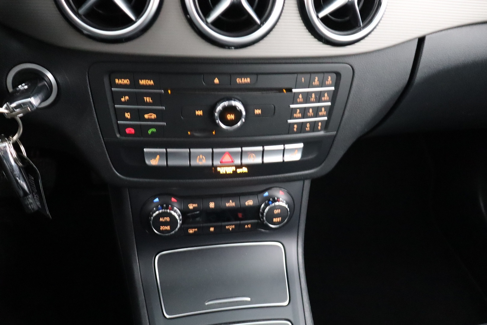 MERCEDES-BENZ B 2015