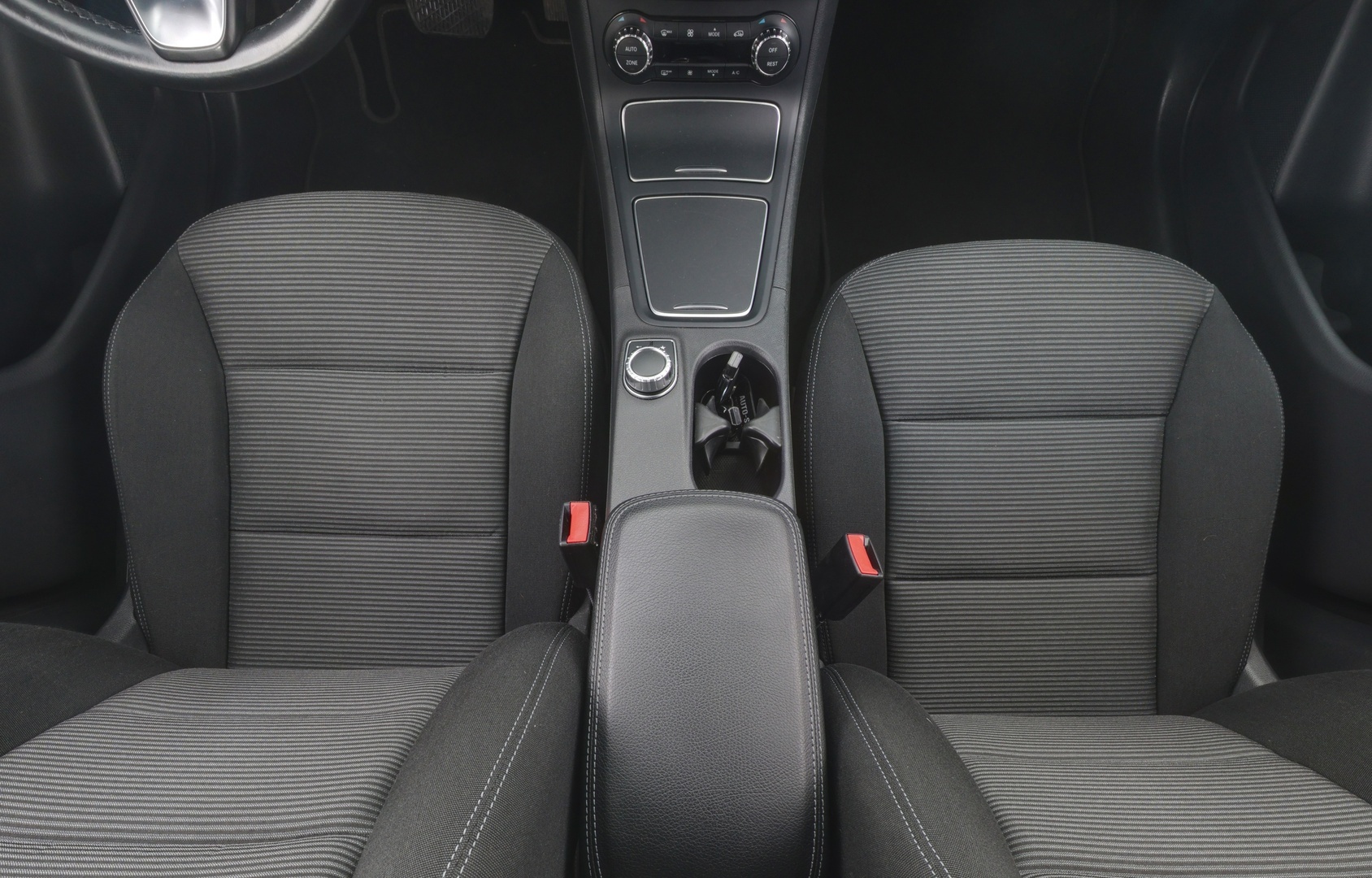 MERCEDES-BENZ B 2015