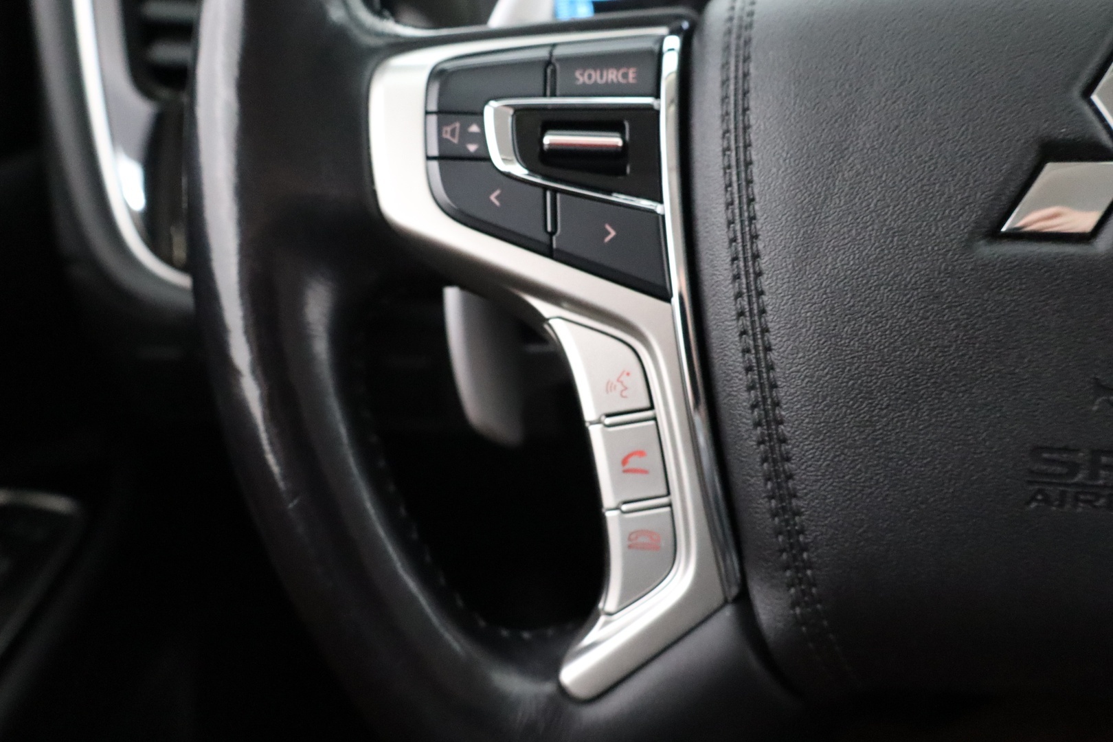 MITSUBISHI Outlander PHEV 2016