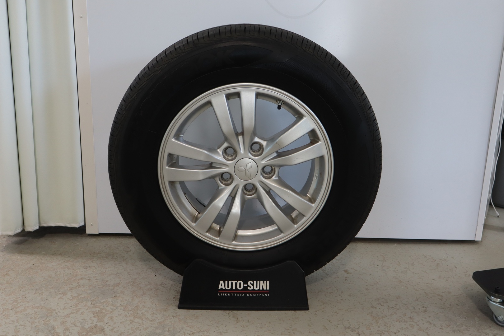 MITSUBISHI Outlander PHEV 2016