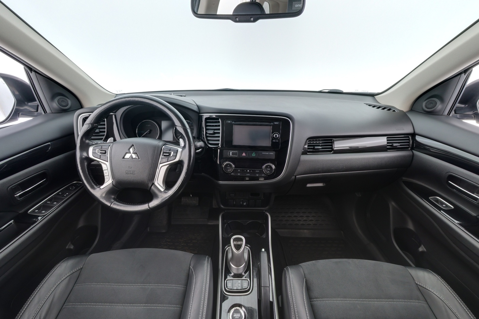 MITSUBISHI Outlander PHEV 2016