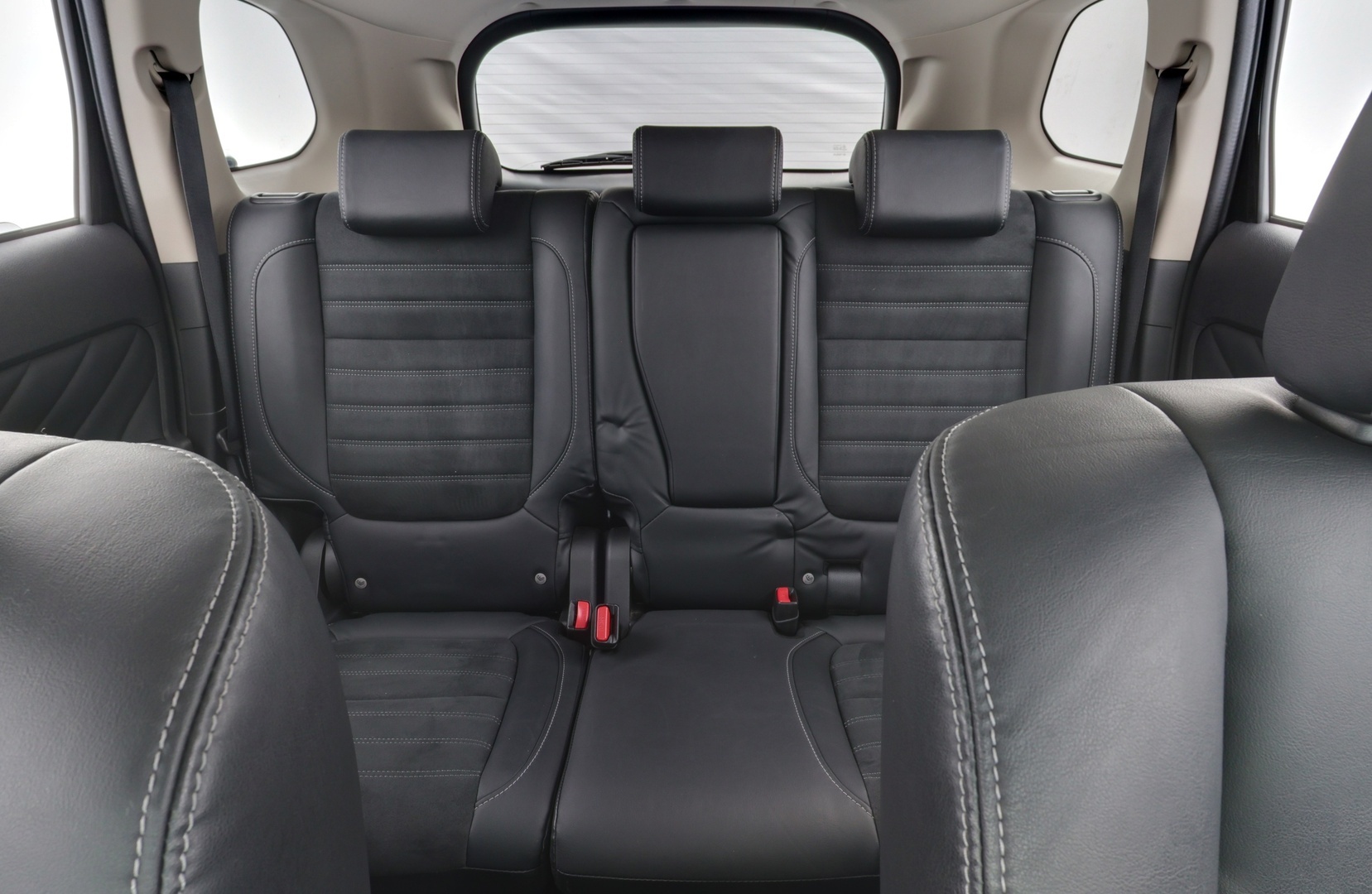 MITSUBISHI Outlander PHEV 2016