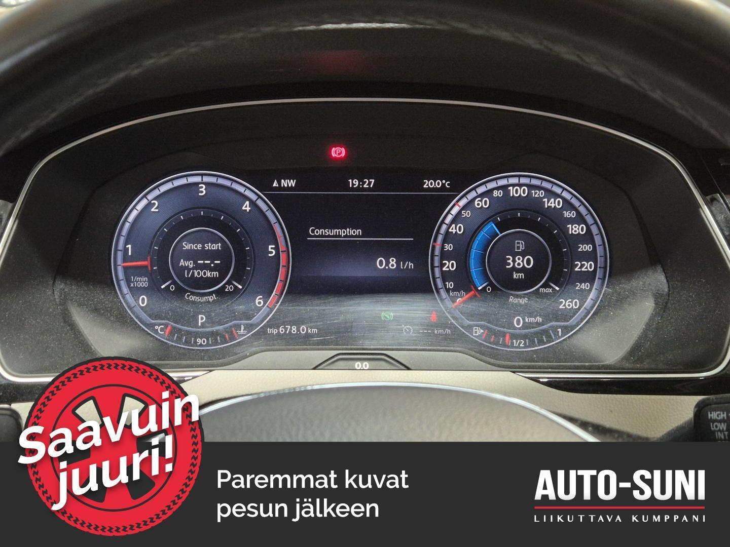 VOLKSWAGEN Passat 8