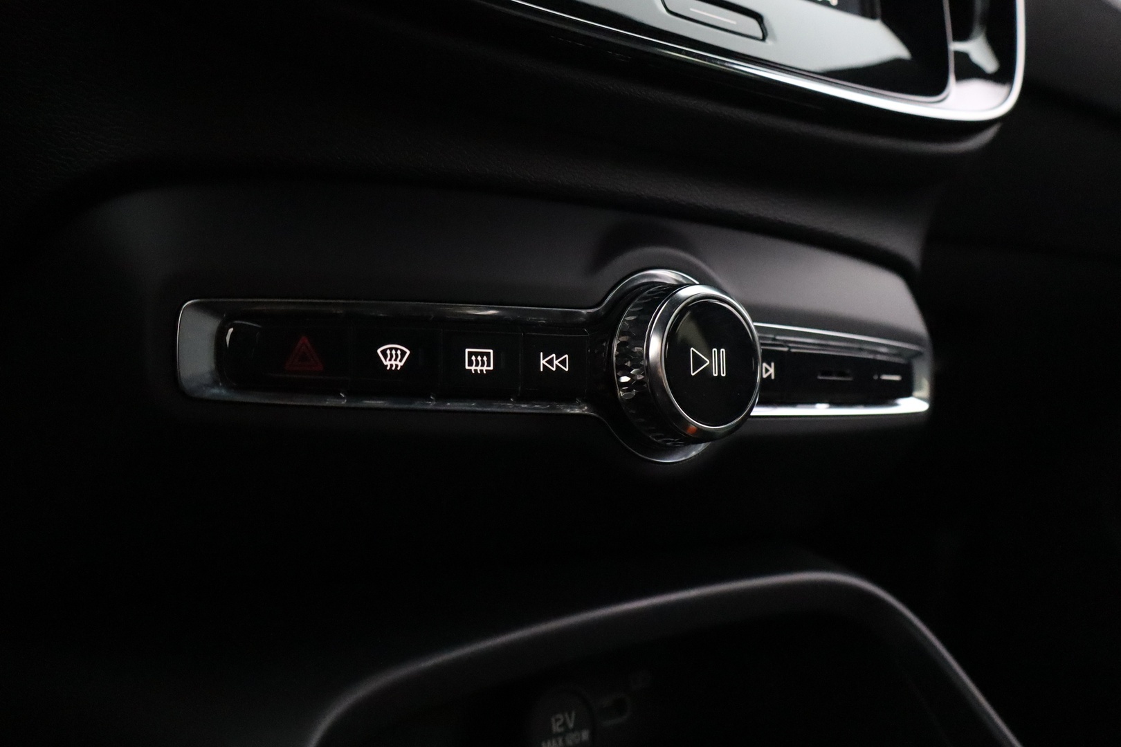 VOLVO XC40 2023
