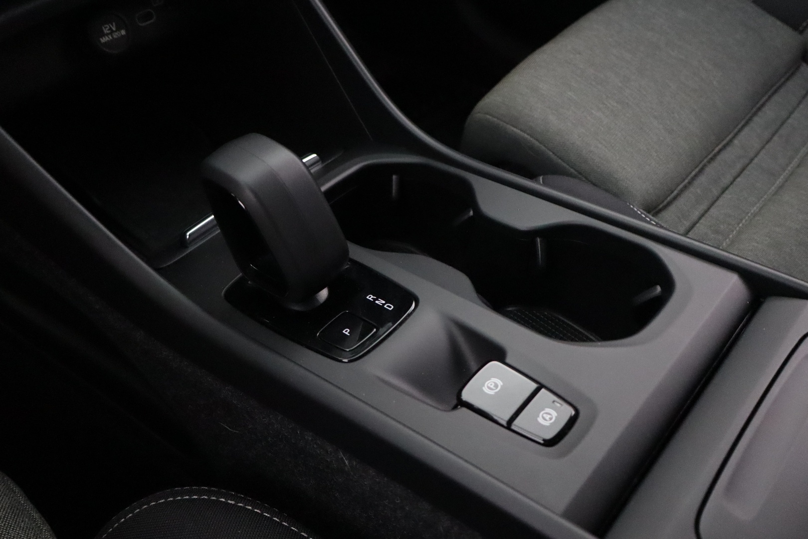 VOLVO XC40 2023