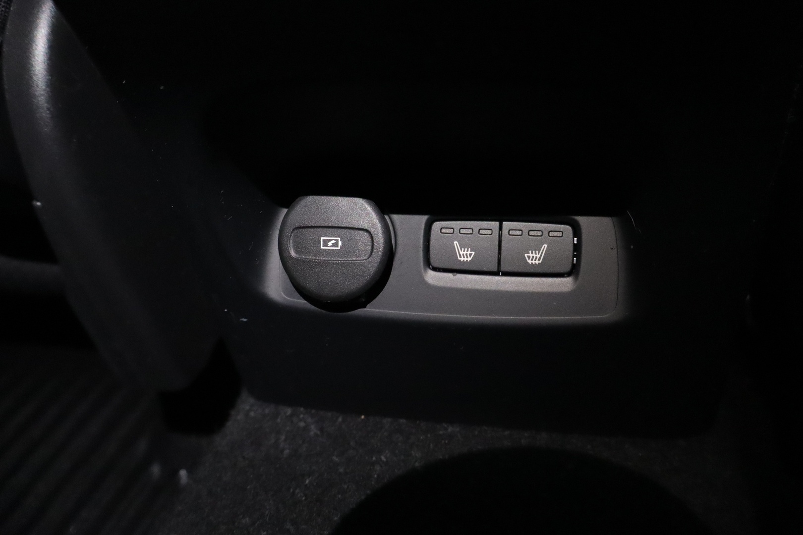 VOLVO XC40 2023
