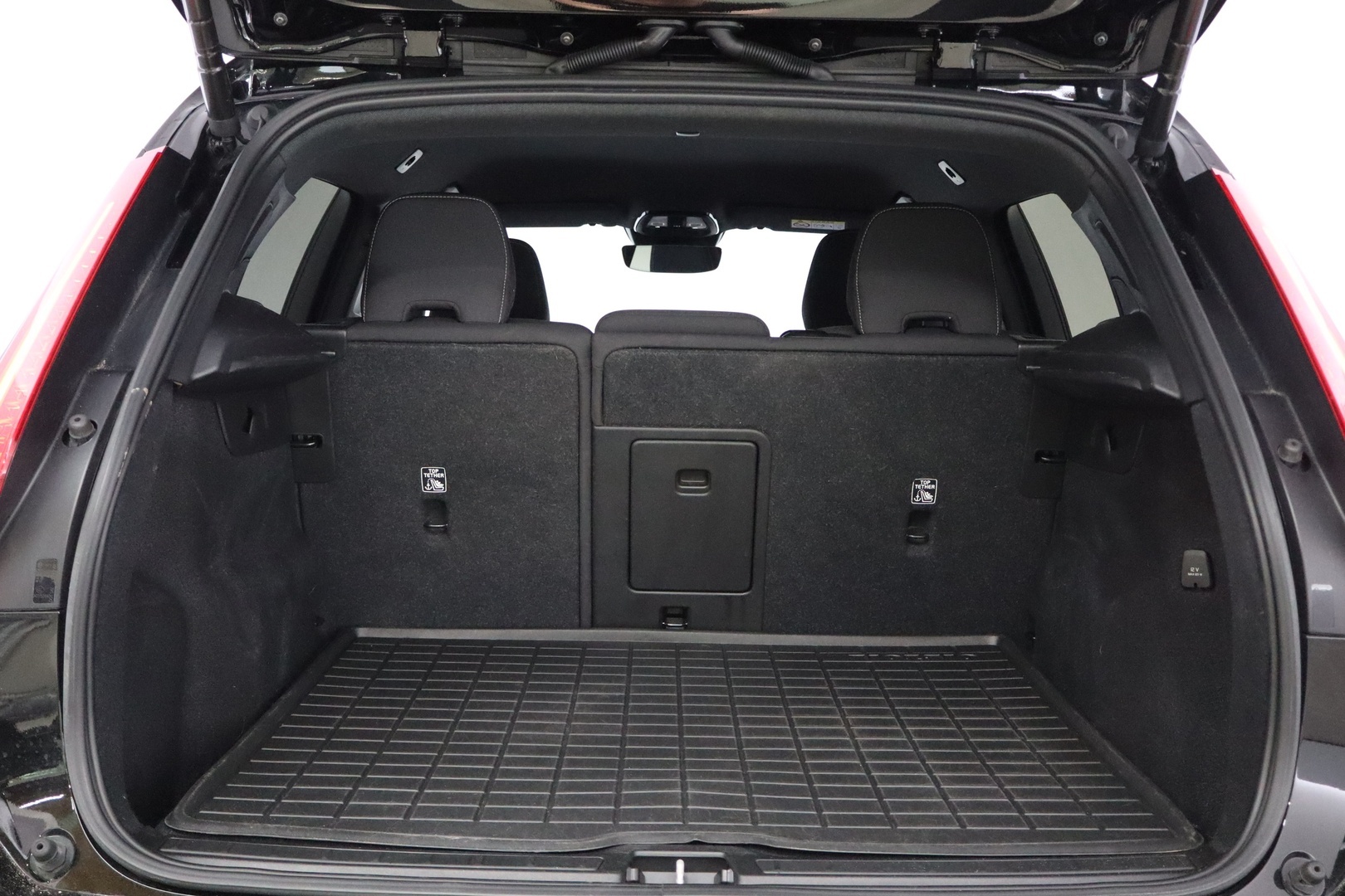 VOLVO XC40 2023