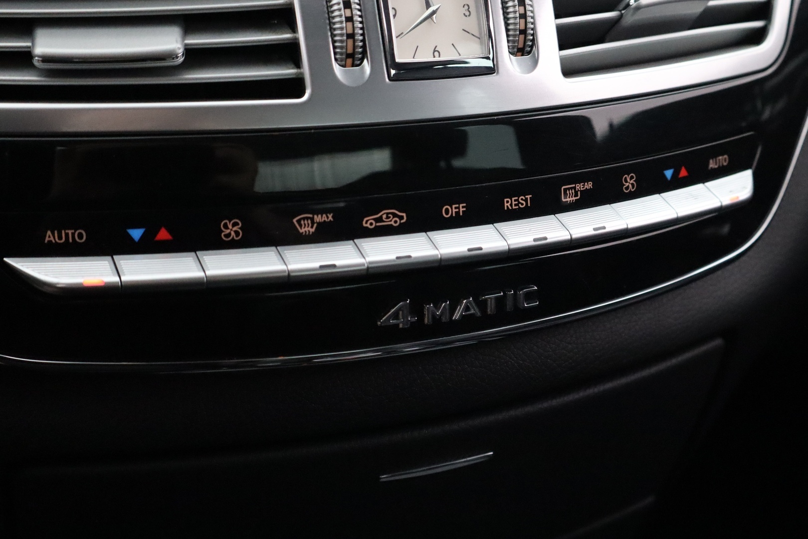 MERCEDES-BENZ S 2010