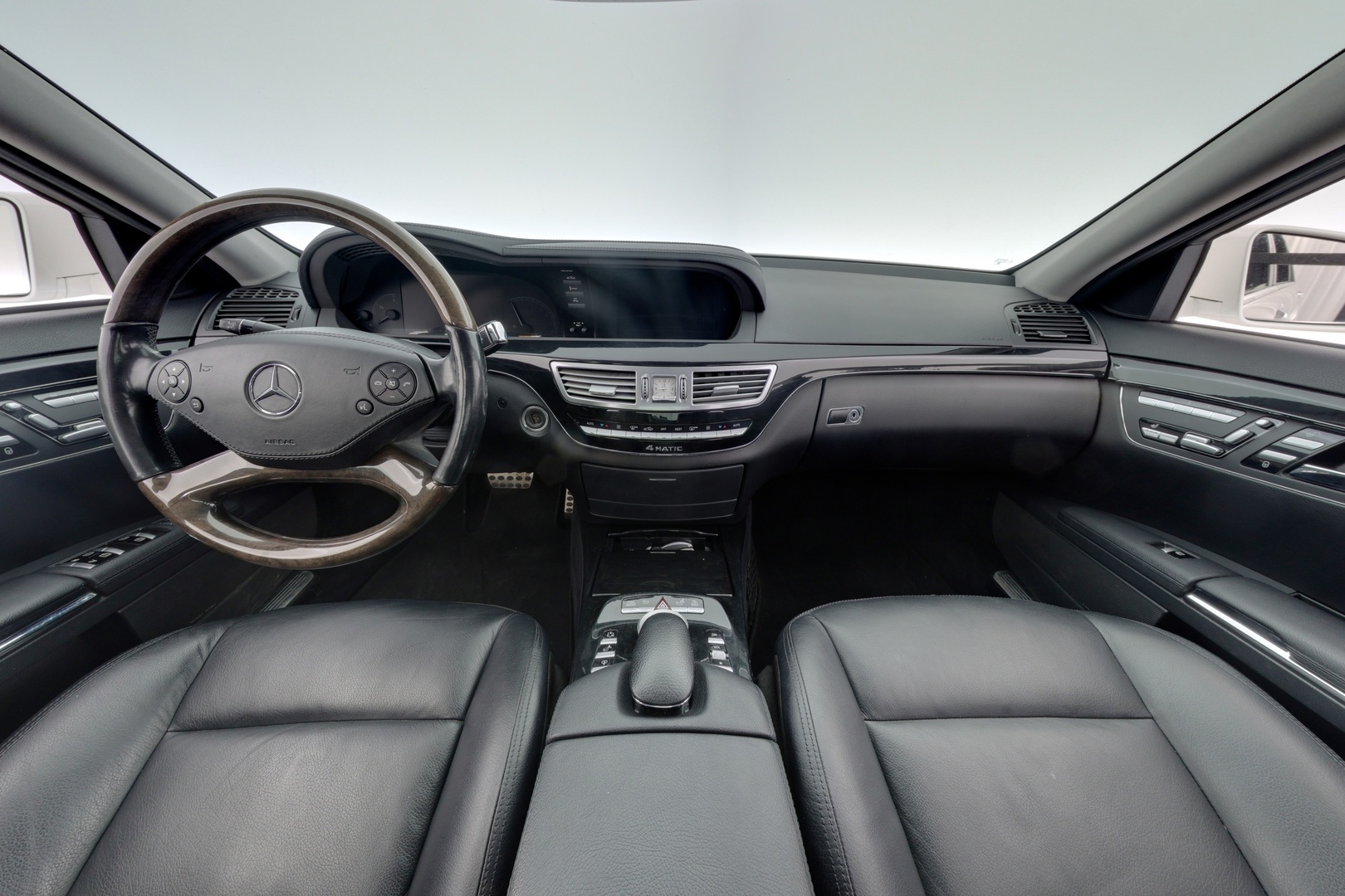 MERCEDES-BENZ S 2010