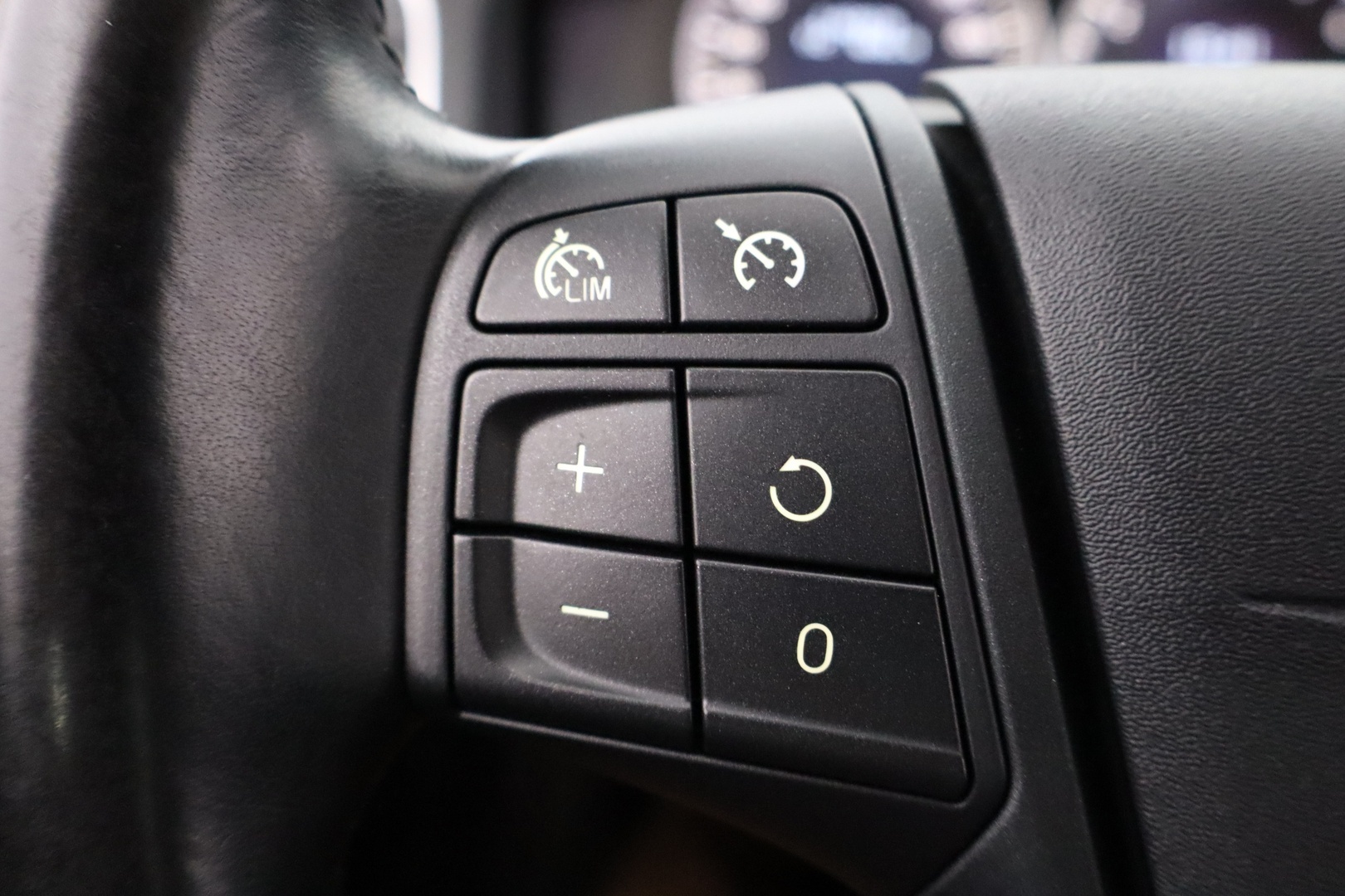 VOLVO V60 2013