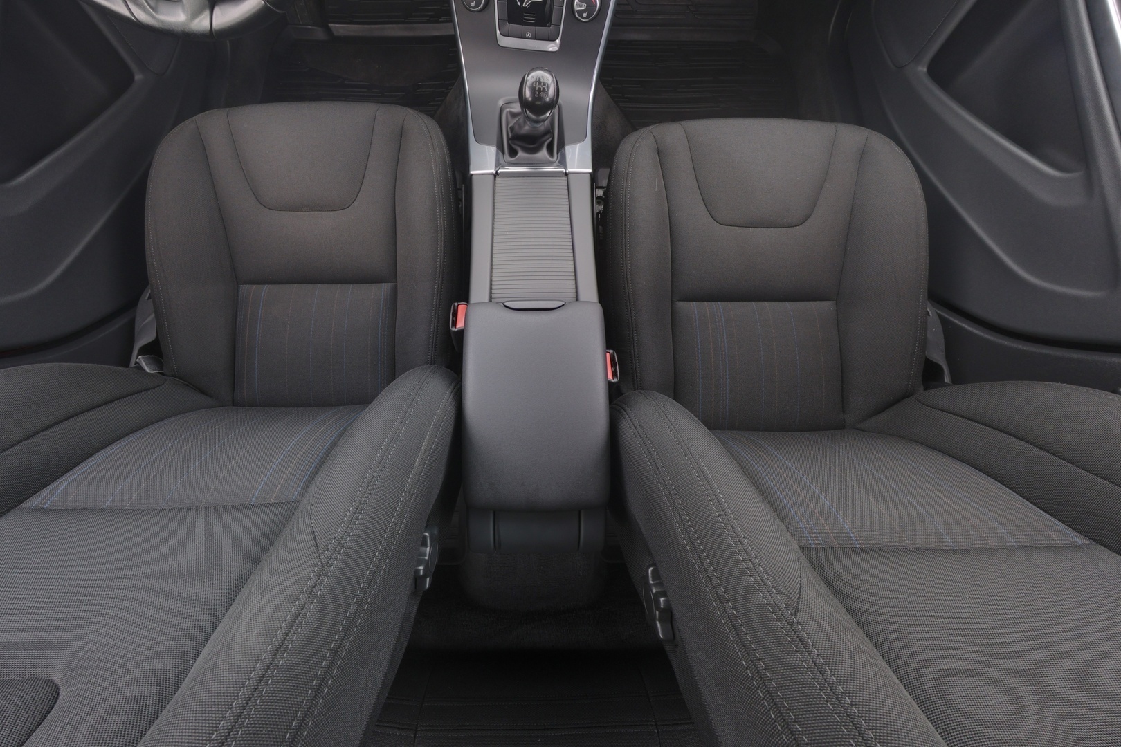 VOLVO V60 2013