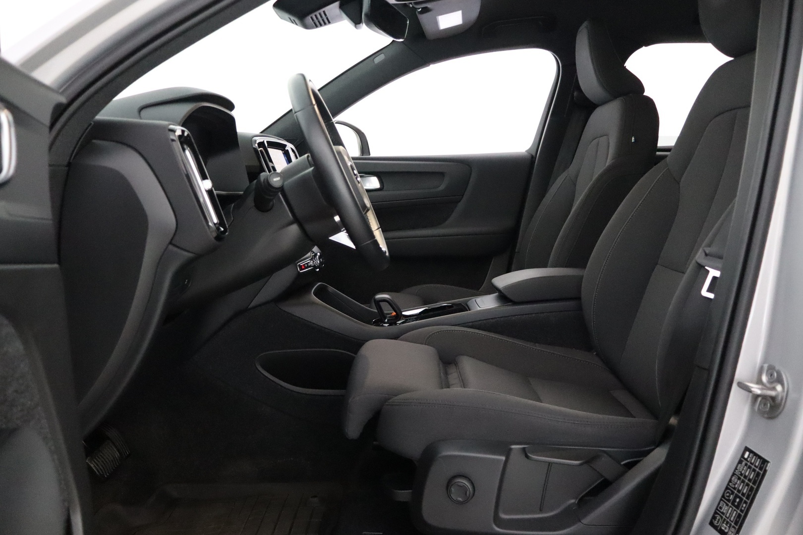 VOLVO XC40 10