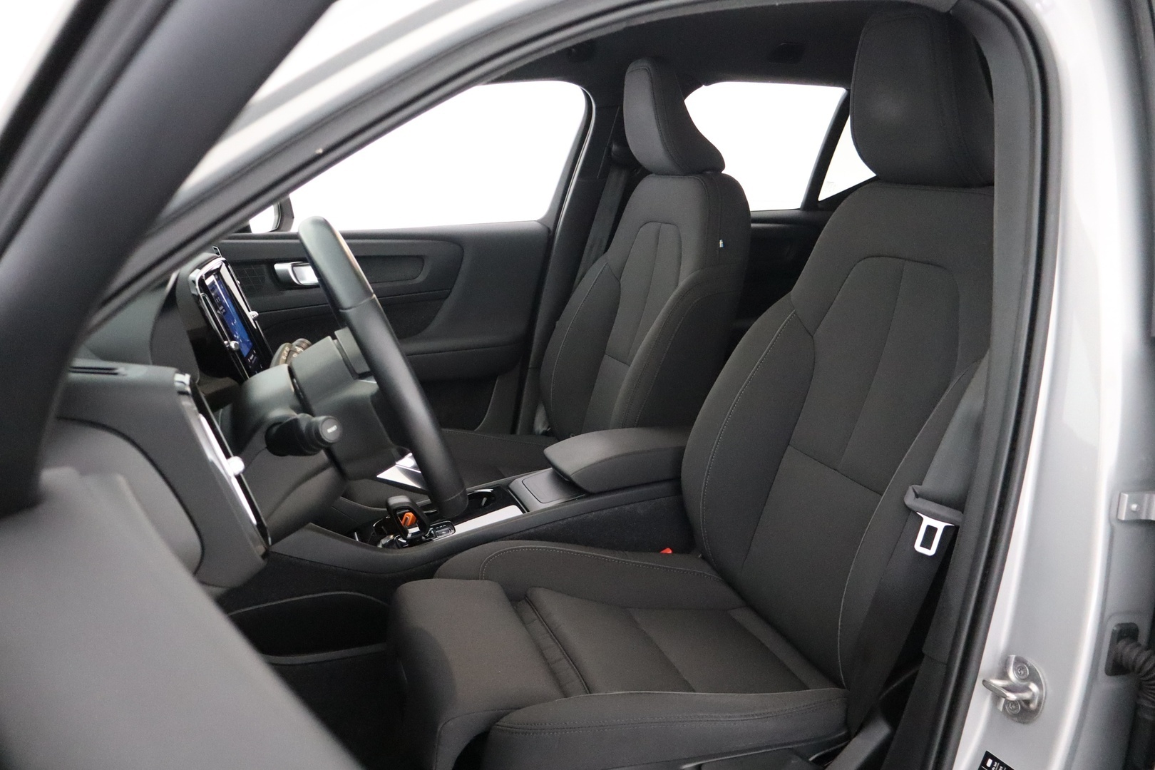VOLVO XC40 12